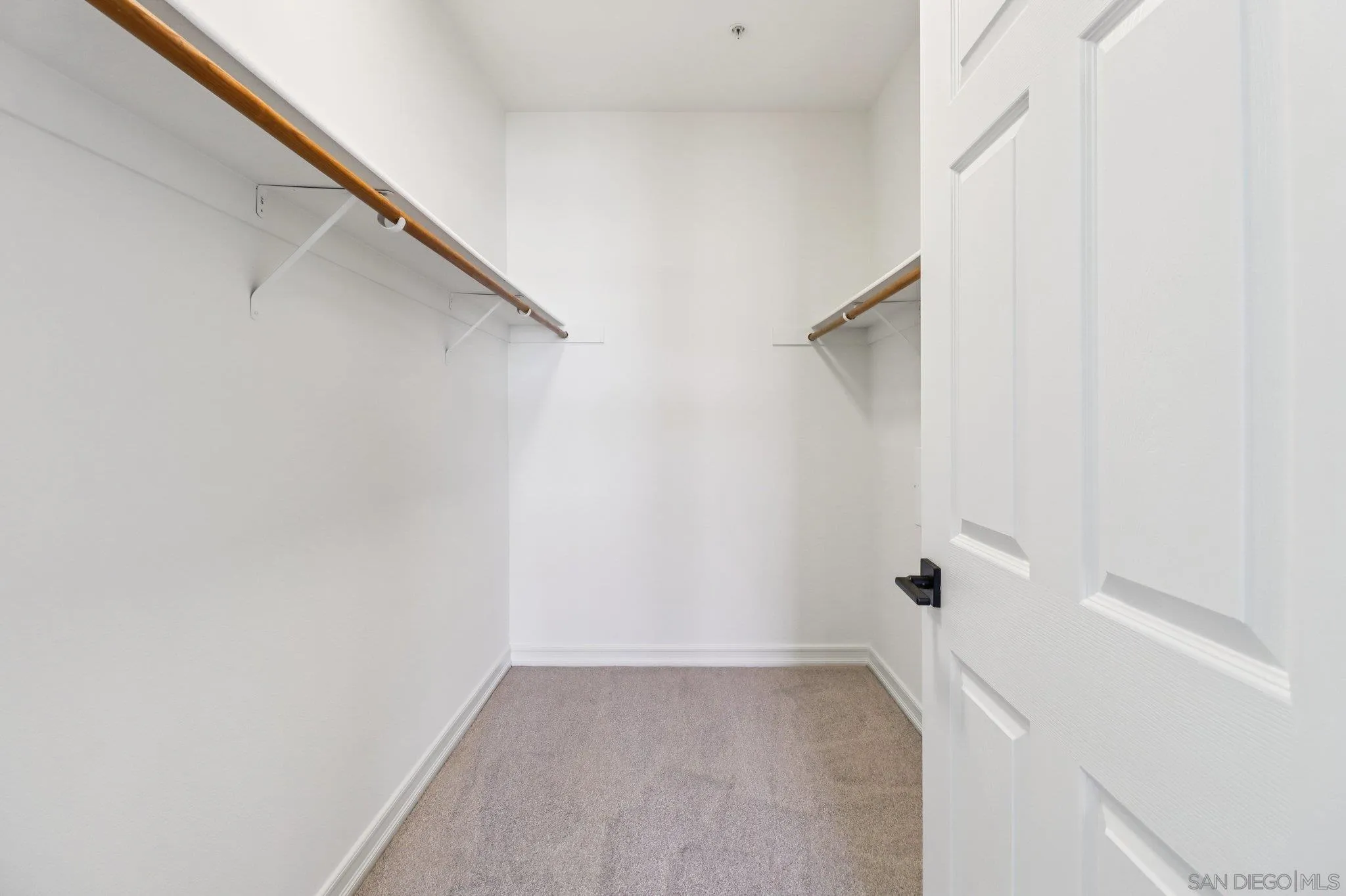 https://cdn.realtyfeed.com/cdn/127/250045656/3daf9f02877fc81922610db705690300.webp