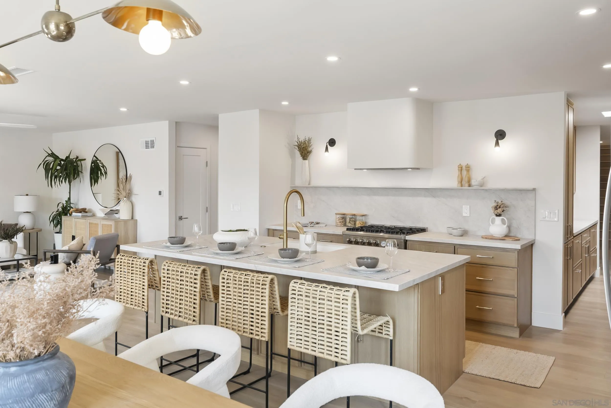 https://cdn.realtyfeed.com/cdn/127/250045670/60b31b4b5e377e9383516014e5db63e8.webp