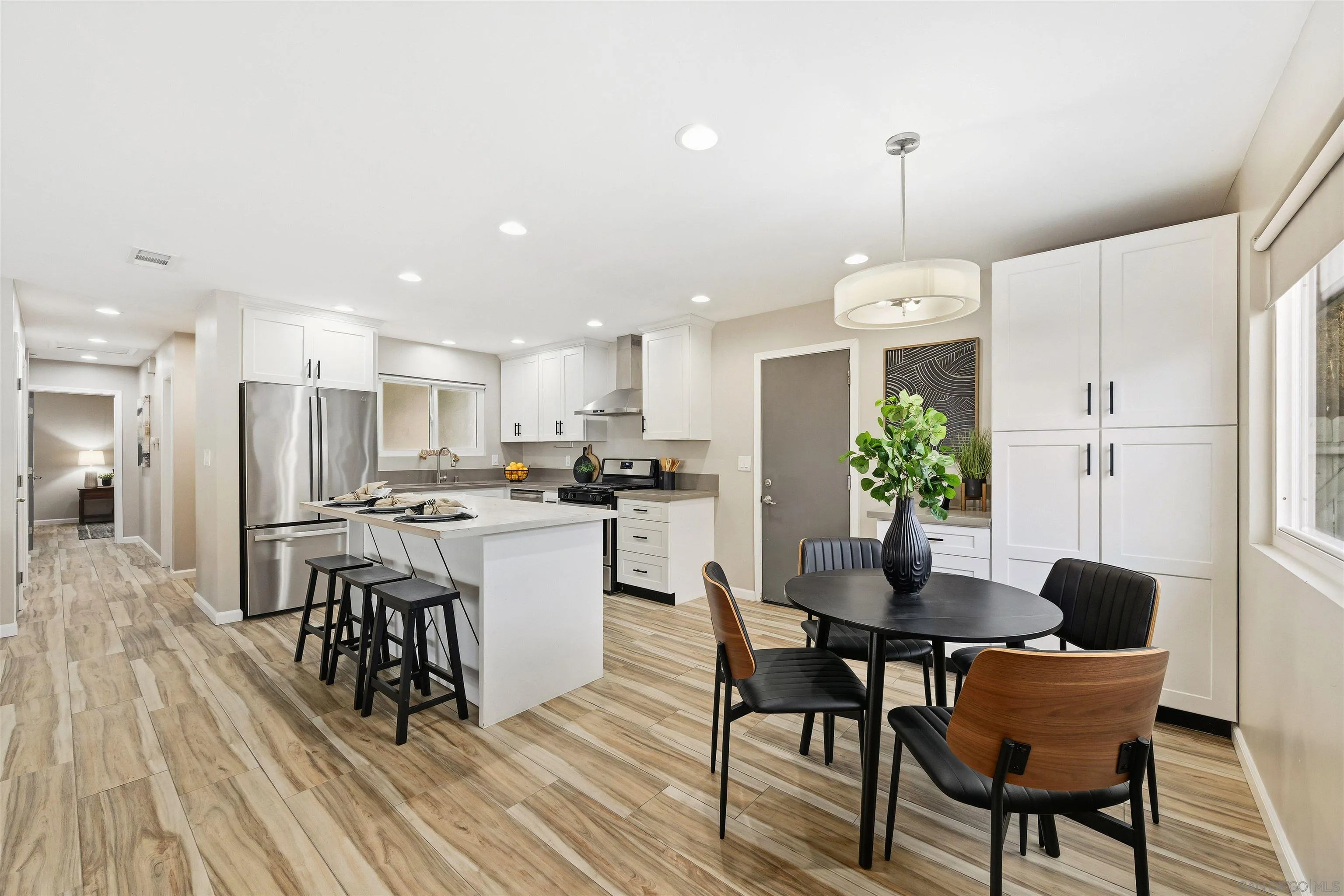 https://cdn.realtyfeed.com/cdn/127/250045673/125910a6c273a0d7a404b88abca0537d.webp