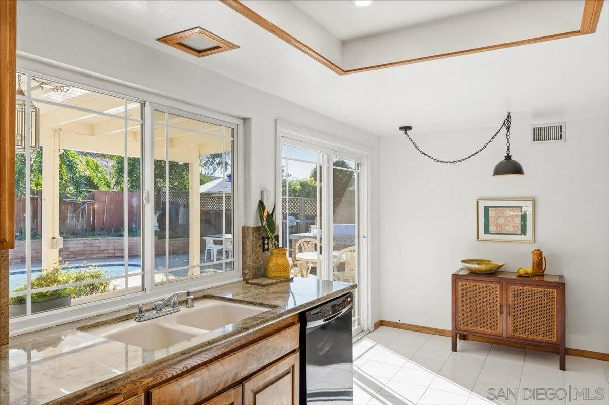 https://cdn.realtyfeed.com/cdn/127/250045680/81fbd73cfa17b4000c62d6364161c919.webp
