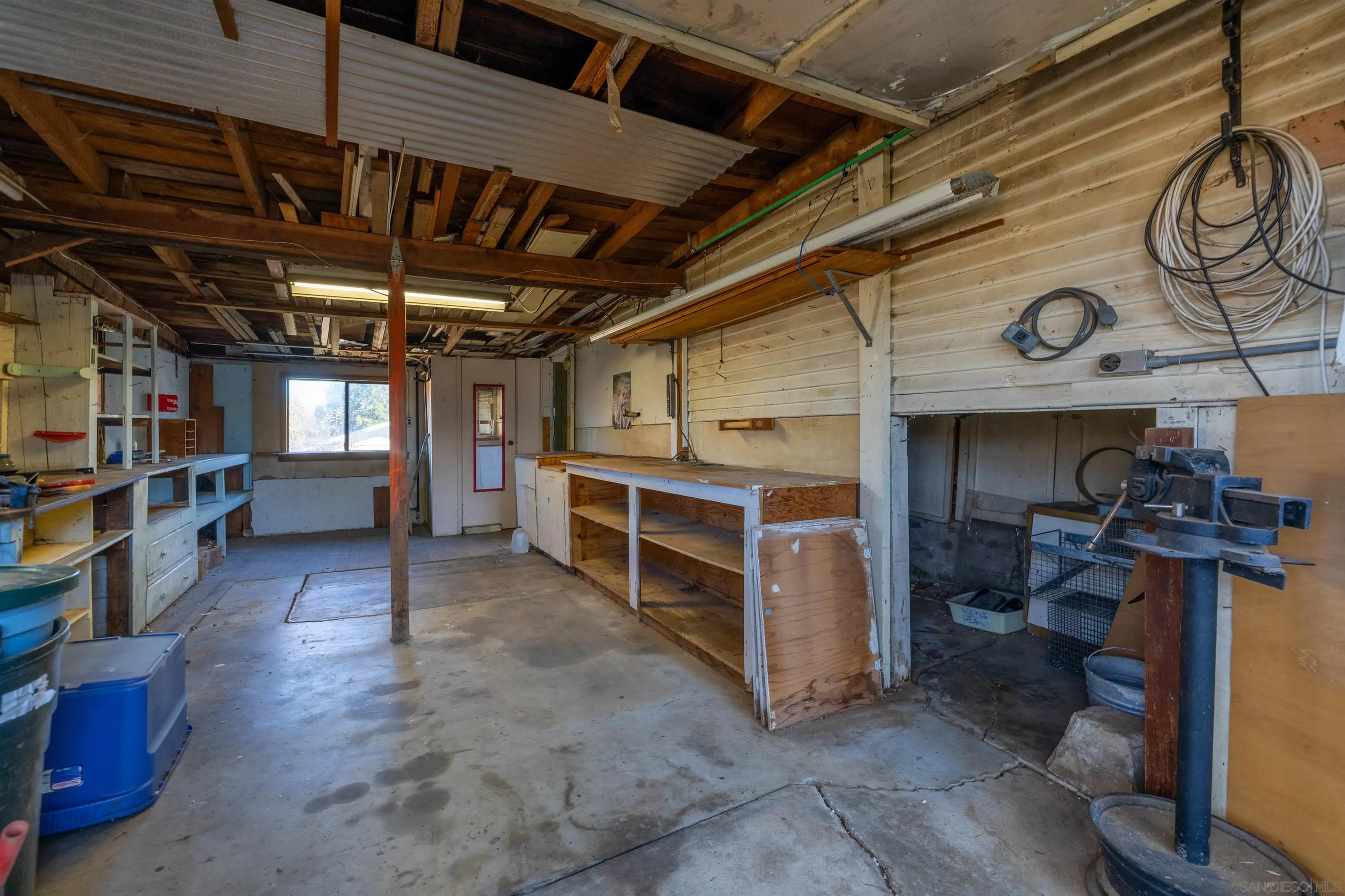 https://cdn.realtyfeed.com/cdn/127/250045710/32e77cab08380b7539d181d27077a722.webp