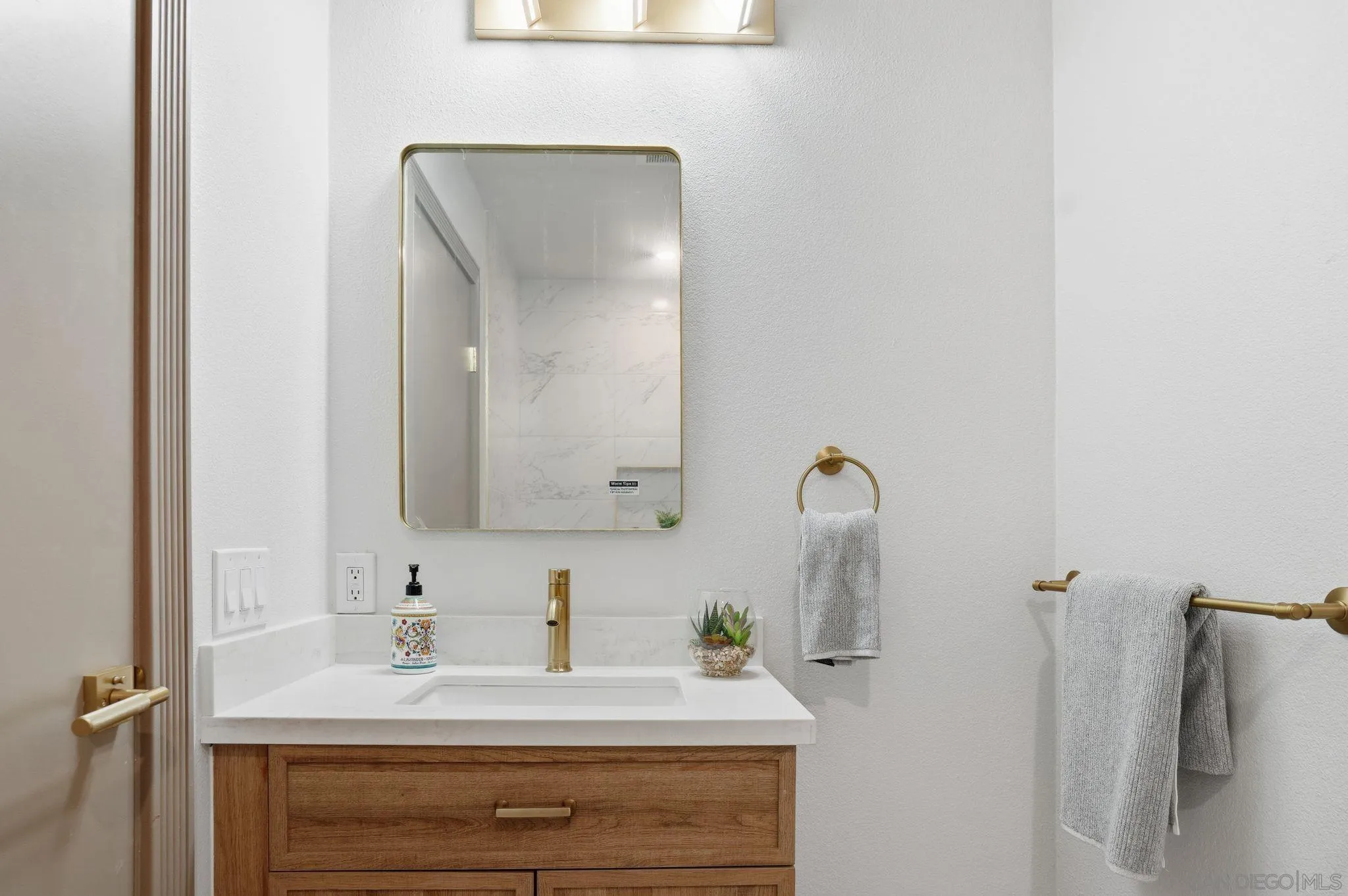 https://cdn.realtyfeed.com/cdn/127/250045715/5f62fdd44d13632314583a220ca997bc.webp