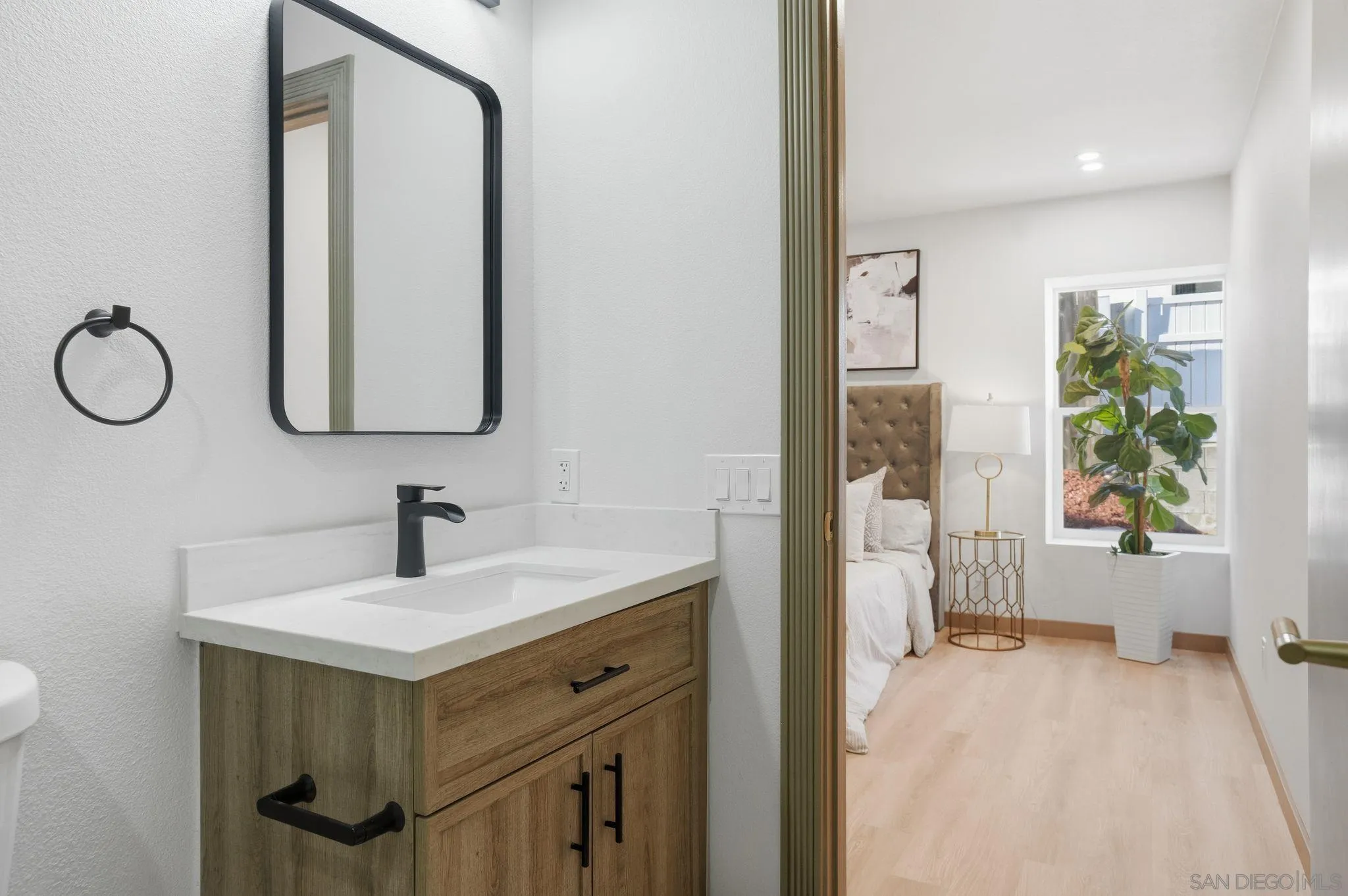 https://cdn.realtyfeed.com/cdn/127/250045715/eb9c15e4136a4a2526ec916998cc73ac.webp