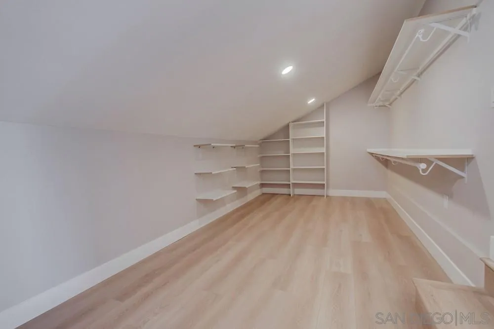 https://cdn.realtyfeed.com/cdn/127/250045725/32cb54568938380be56eccd029562721.webp
