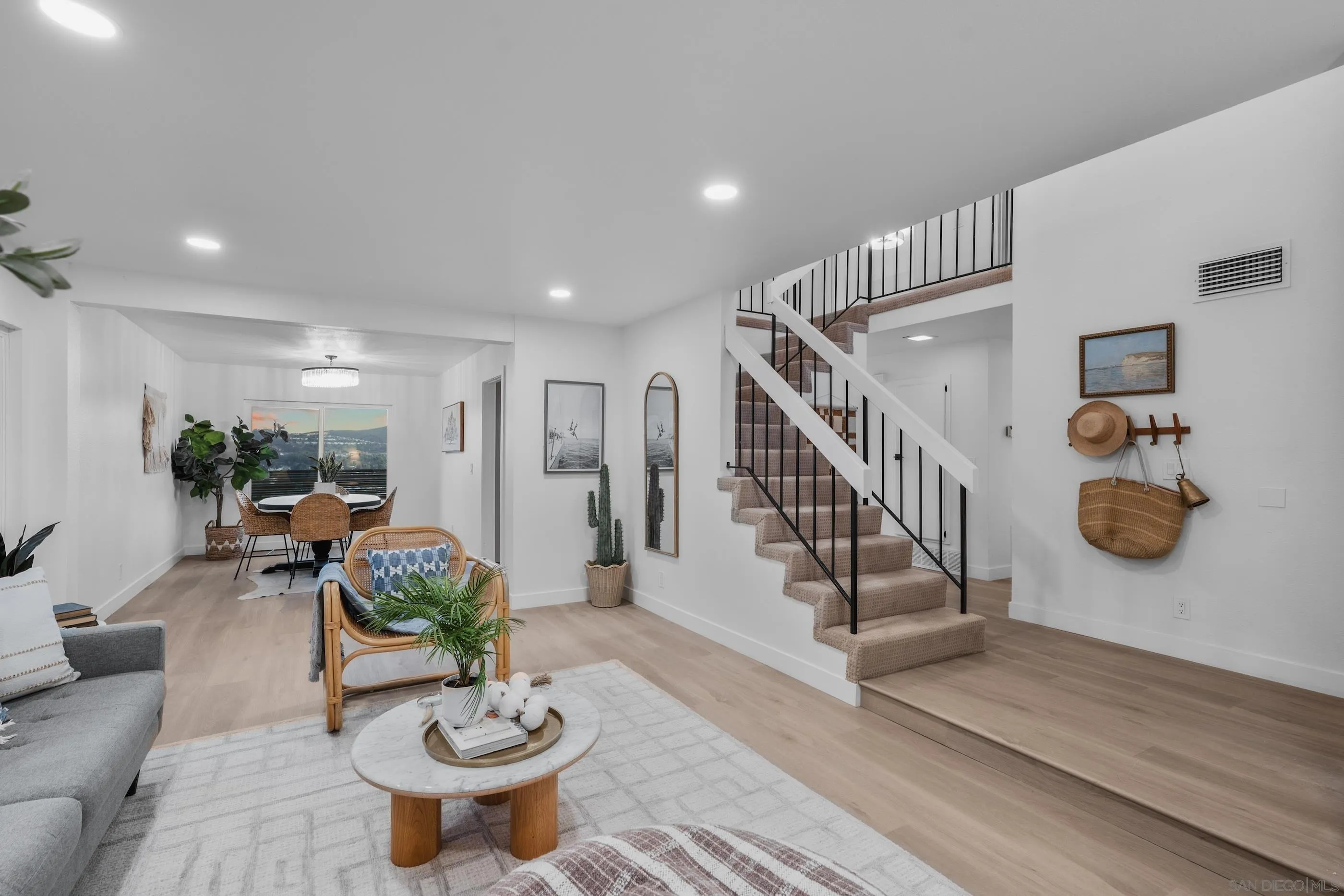 https://cdn.realtyfeed.com/cdn/127/250045745/fe593993d980ce89223f882446f07cbf.webp
