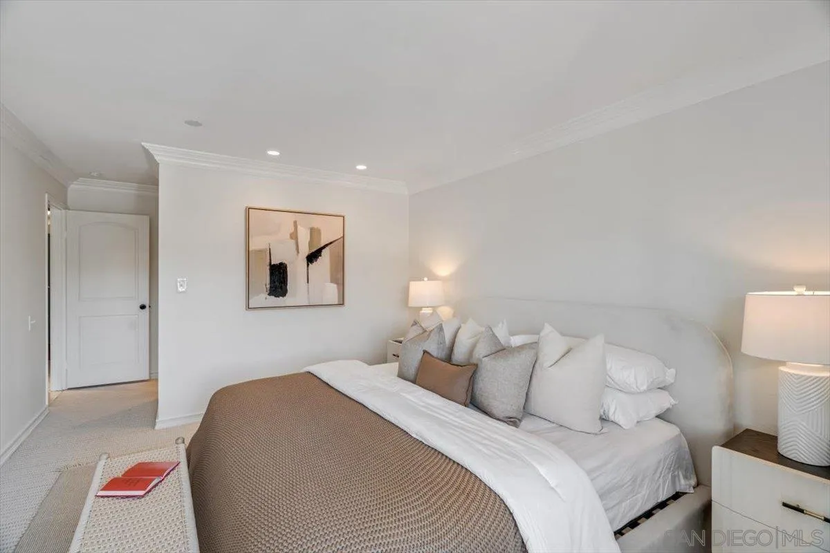 https://cdn.realtyfeed.com/cdn/127/250045758/452f237c10f457899e8de56572d953f6.webp