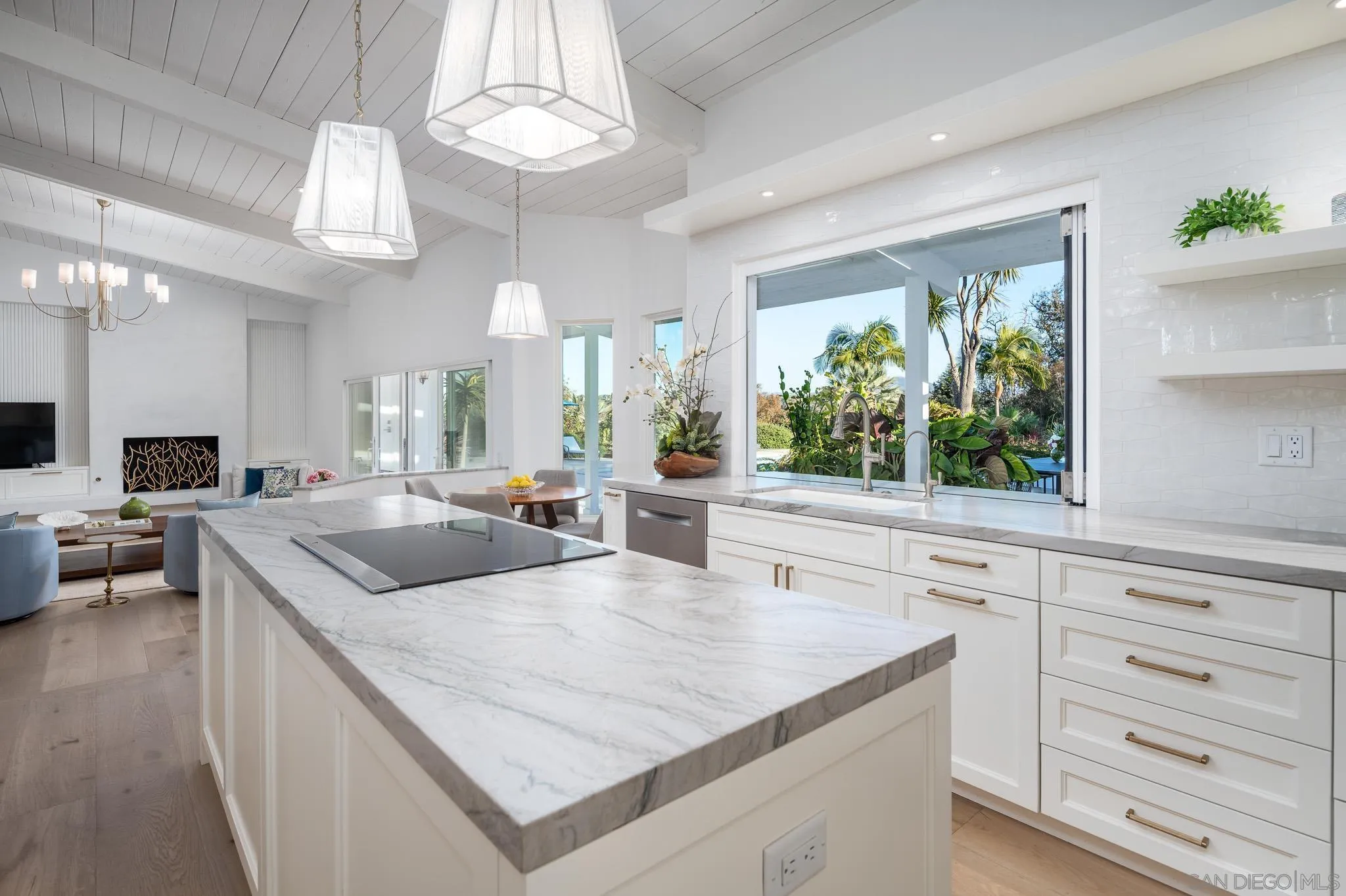 https://cdn.realtyfeed.com/cdn/127/250045761/6b0deb75ae915d4ae89bee7611c208f6.webp