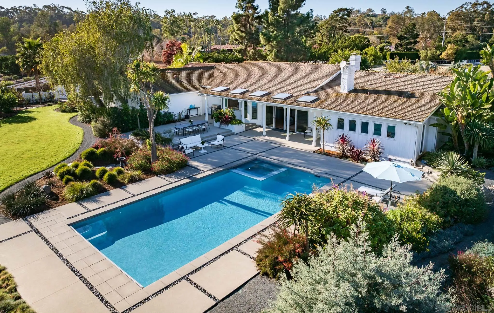 https://cdn.realtyfeed.com/cdn/127/250045761/78c37f8d9957fa19a8fd9f426f3d21e3.webp
