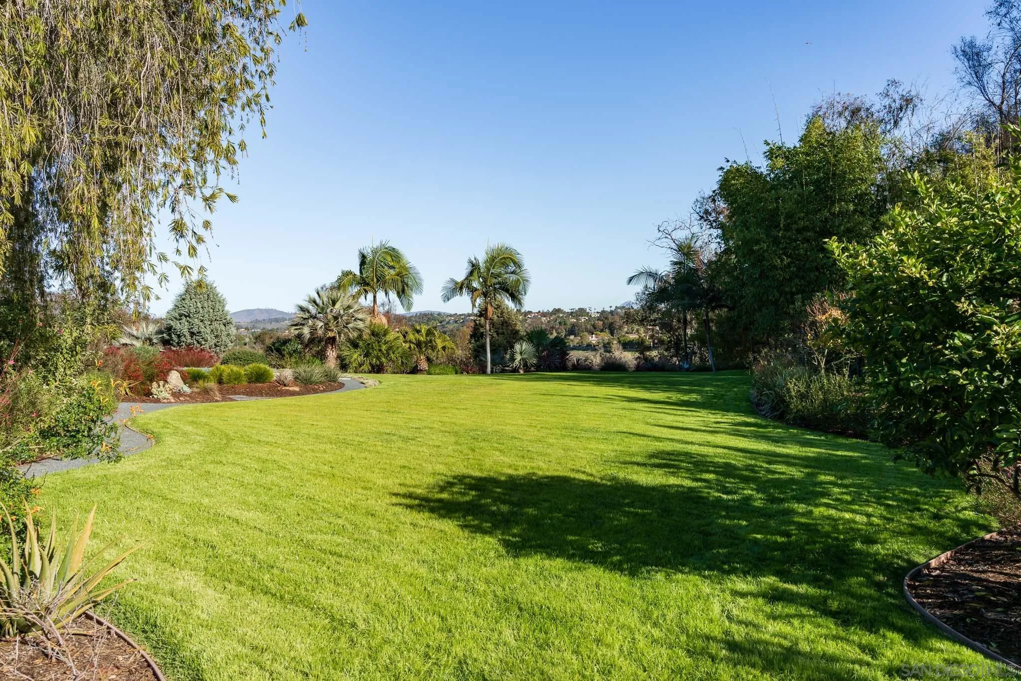 https://cdn.realtyfeed.com/cdn/127/250045761/8e72b946e663a3457307a5ebd6a411e9.webp