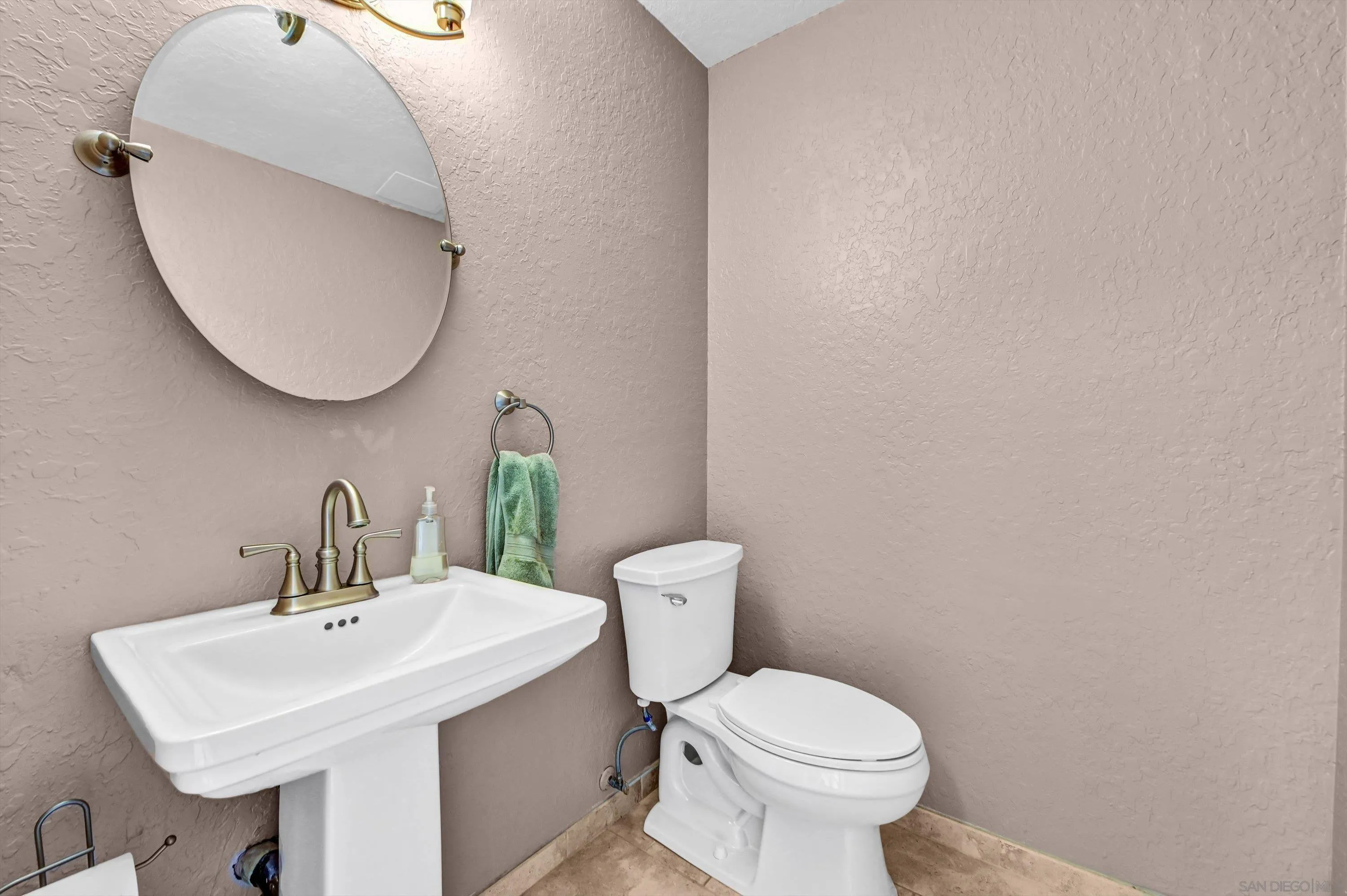 https://cdn.realtyfeed.com/cdn/127/250045780/7b813239c7bf4c0b744167840309711e.webp