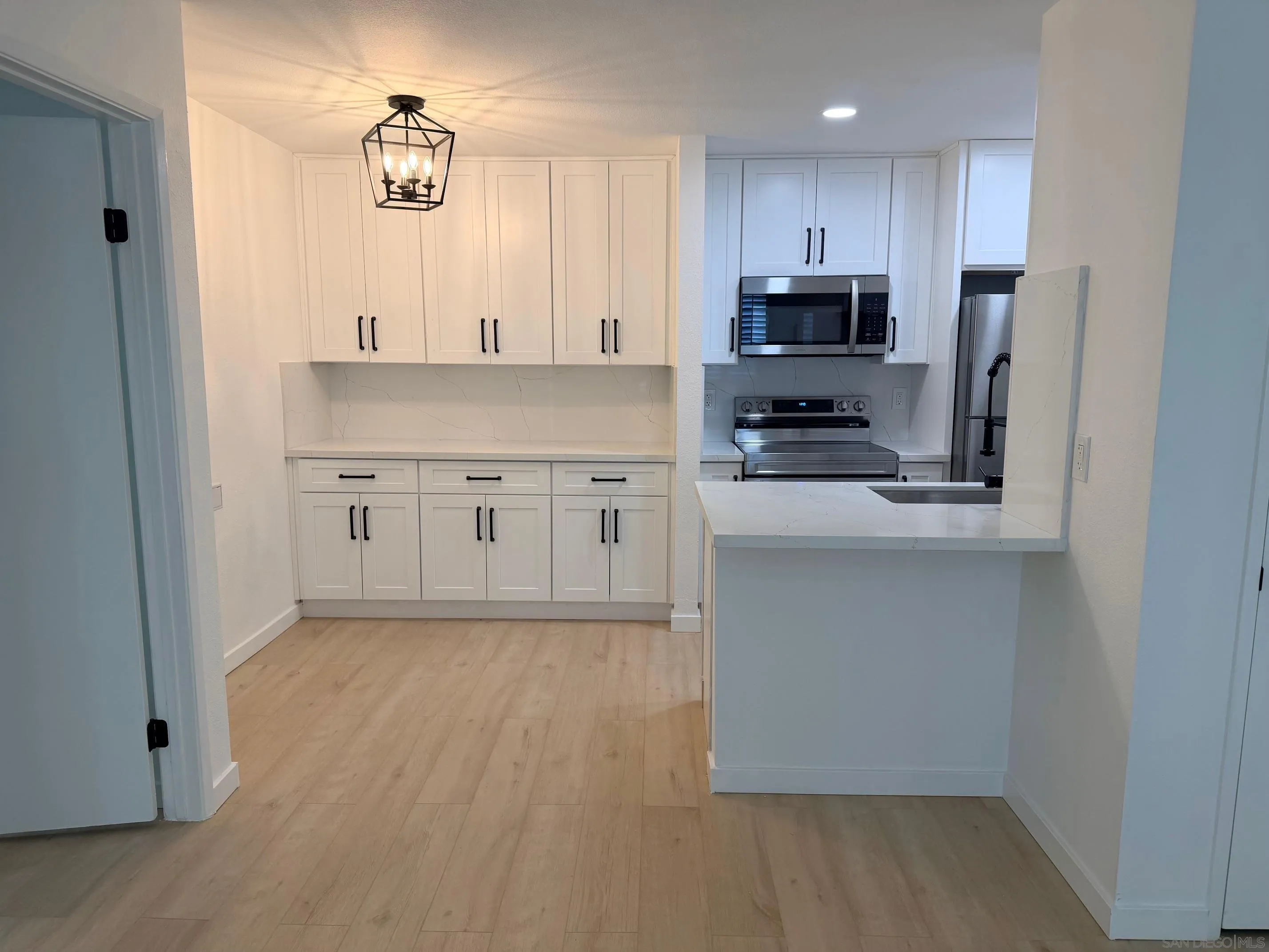 https://cdn.realtyfeed.com/cdn/127/250045789/370d8938800ad93216bc5d7a6c4819be.webp