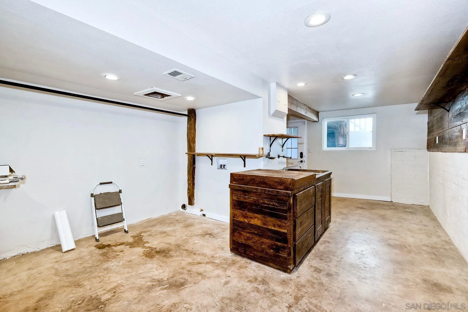 https://cdn.realtyfeed.com/cdn/127/250045797/fee8ae3ef4afe19044423a3784db8420.webp