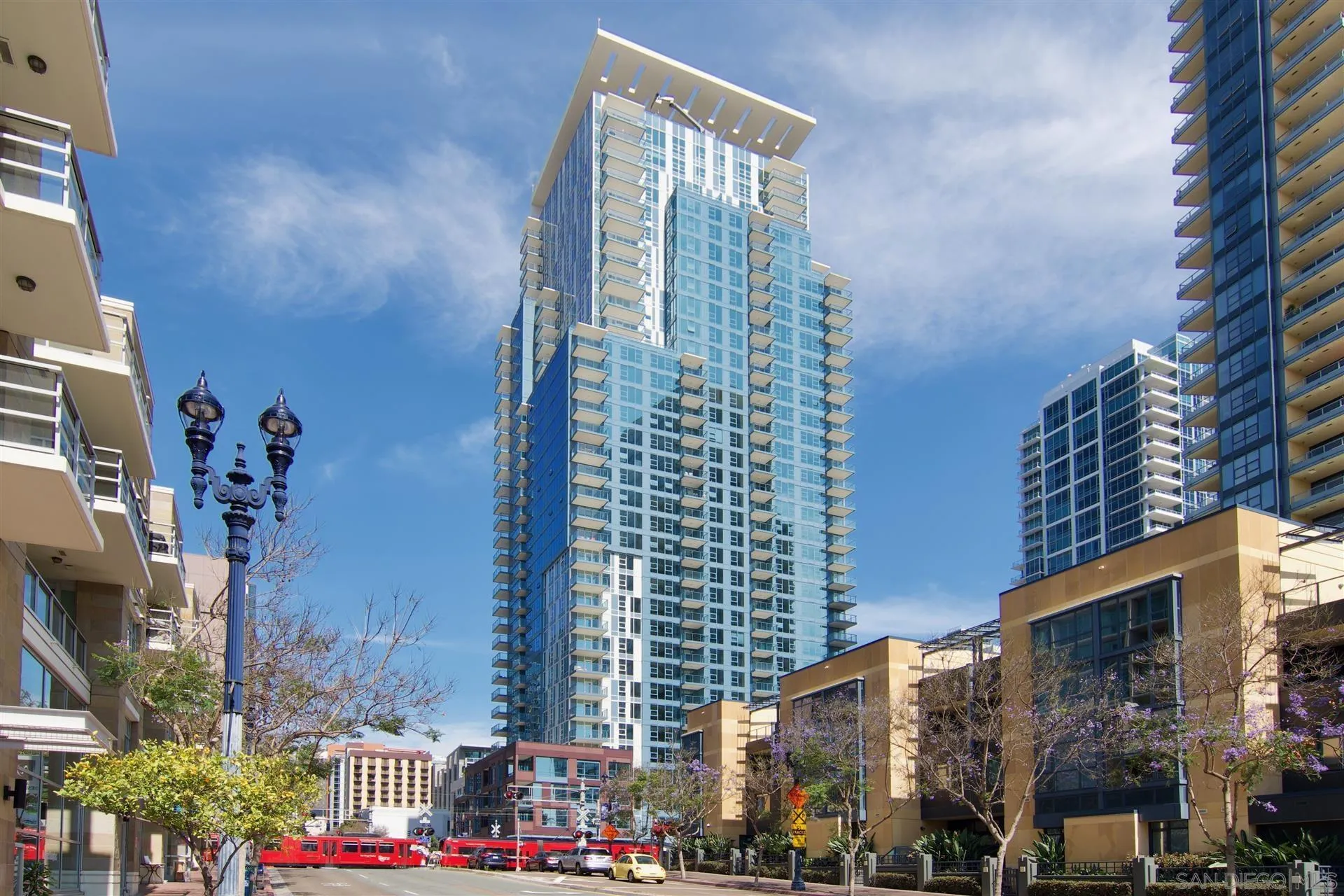 https://cdn.realtyfeed.com/cdn/127/250045807/e8aca1c7da1978130304df19154da637.webp