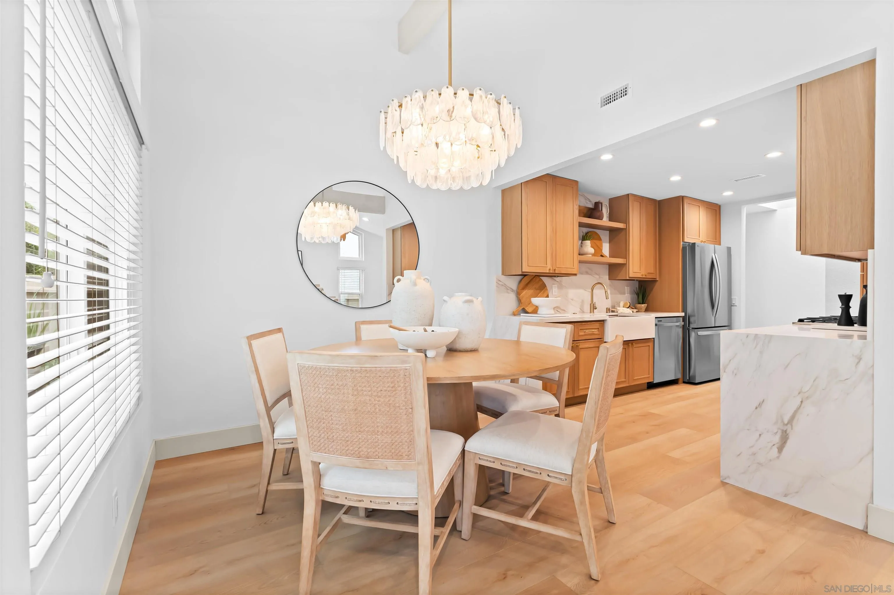 https://cdn.realtyfeed.com/cdn/127/250045815/71761cb4047872d551709bd9d7c73698.webp