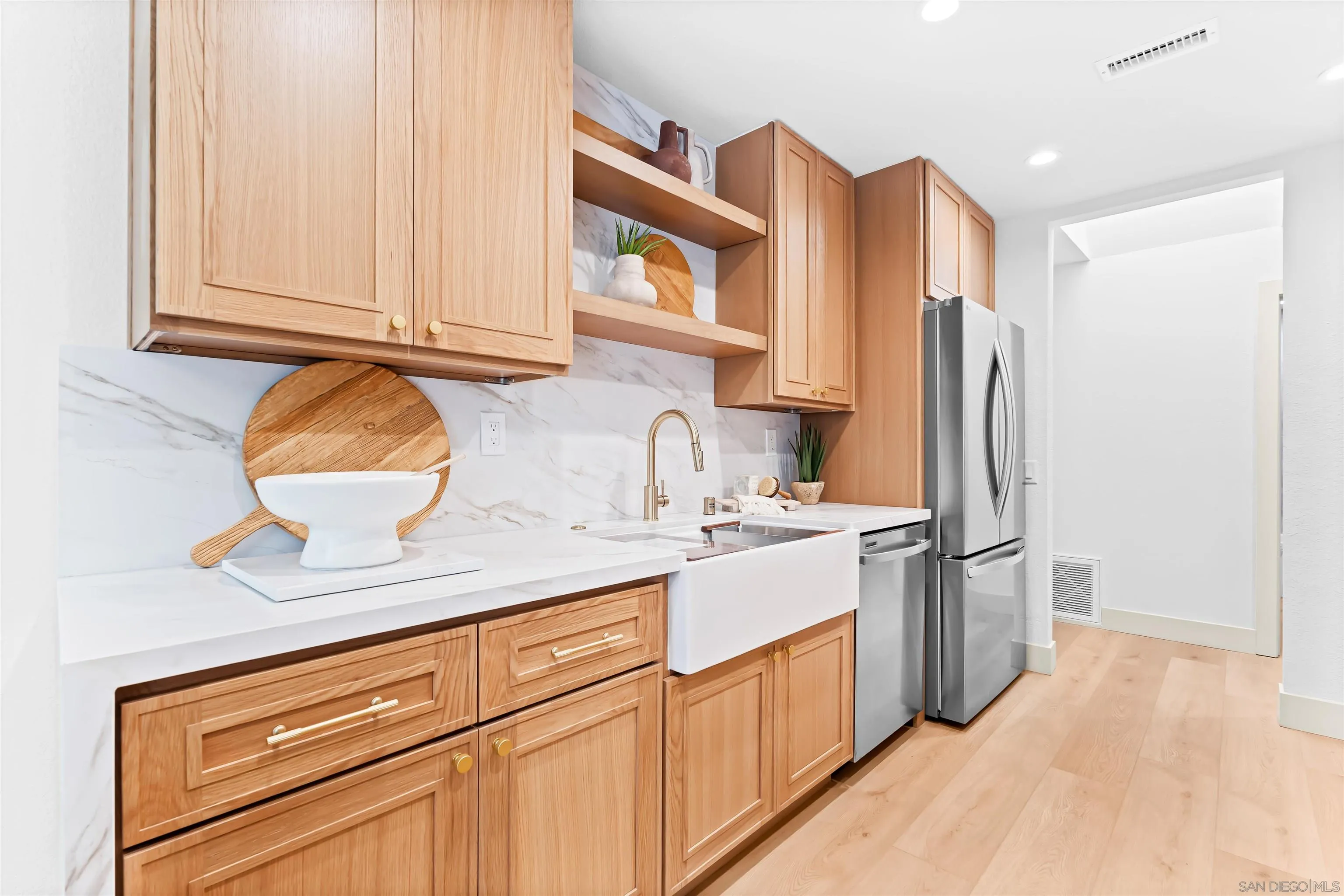 https://cdn.realtyfeed.com/cdn/127/250045815/8621ea5dc58f95574883304acbe576a8.webp