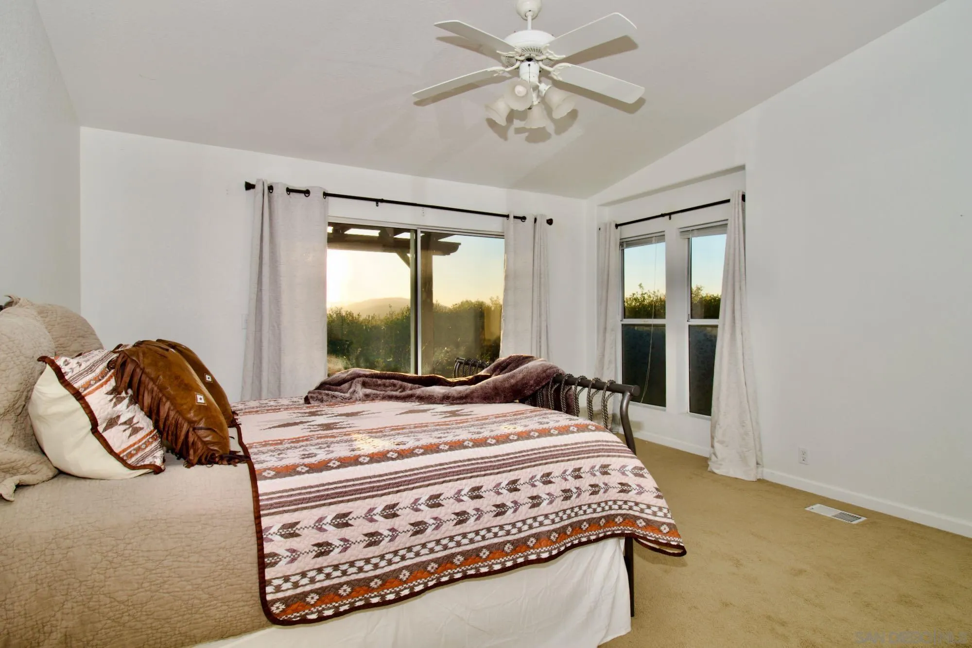 https://cdn.realtyfeed.com/cdn/127/250045816/82a4cc1079738aaf784405f2d3efc276.webp