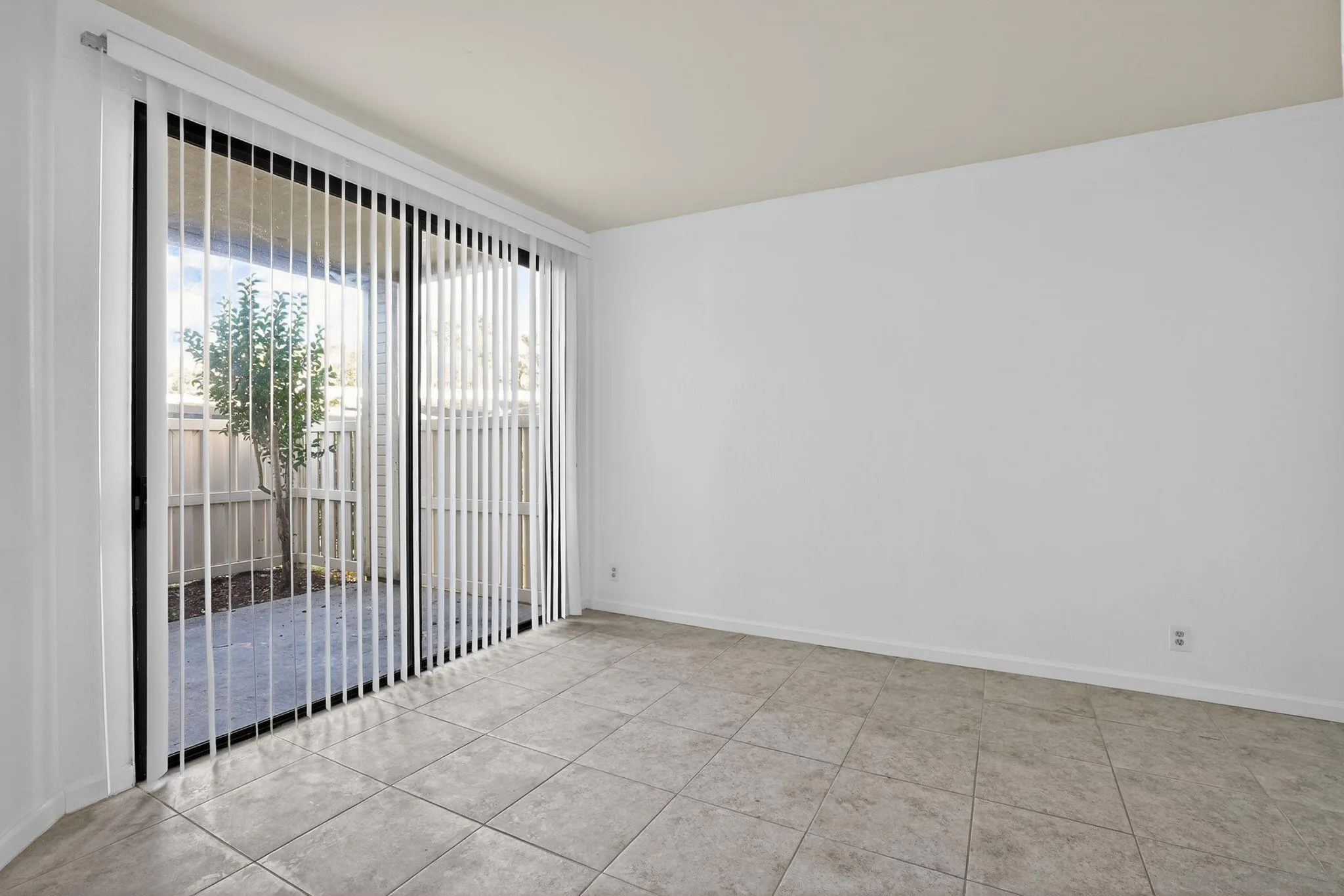 3784 Stoneglen Unit N, Richmond, CA 94806 - Photo 4 of 15, Richmond, CA