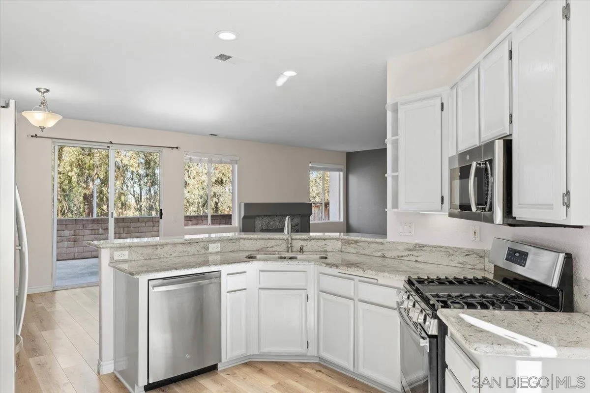 https://cdn.realtyfeed.com/cdn/127/250045826/25792087c84641f14157ef157229d2c4.webp