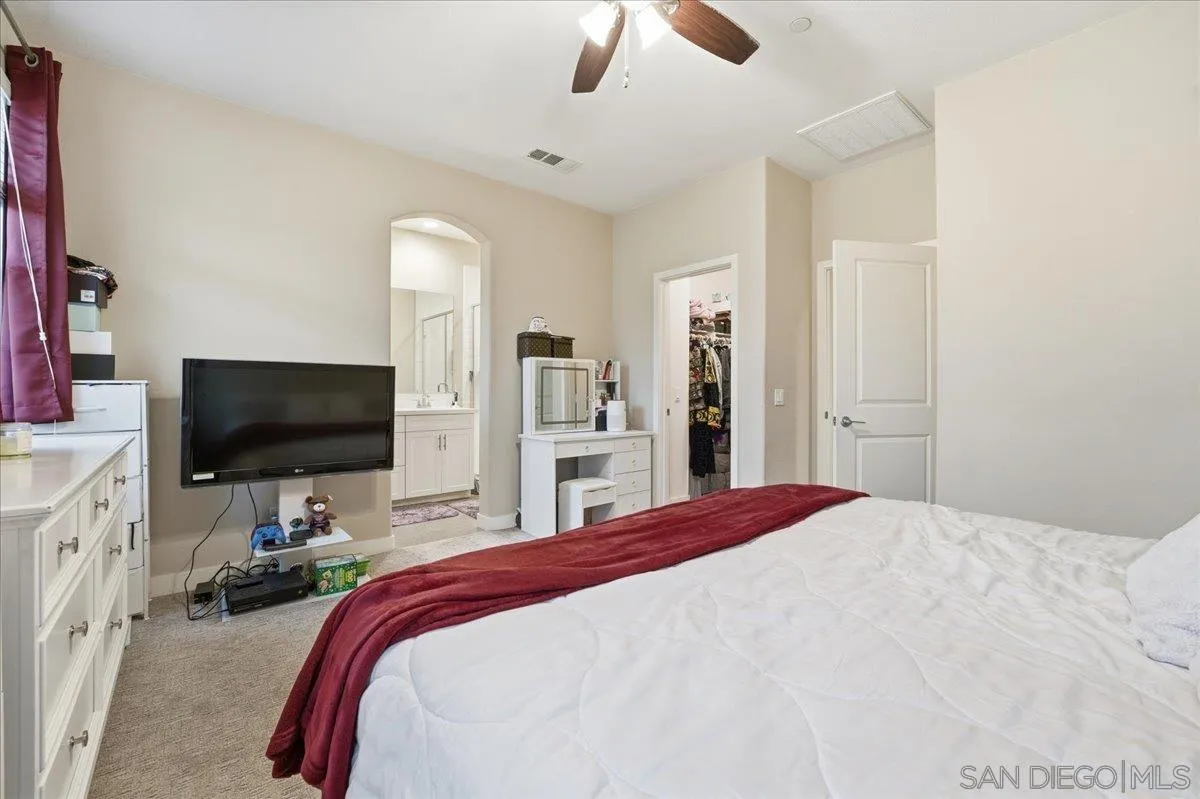 Photo #9: 250045846 Listing: Photo #9