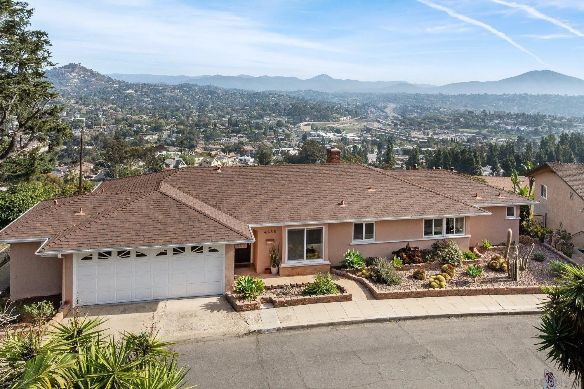https://cdn.realtyfeed.com/cdn/127/250045847/a3b73b0f1be99911ae0b3018e05064af.webp
