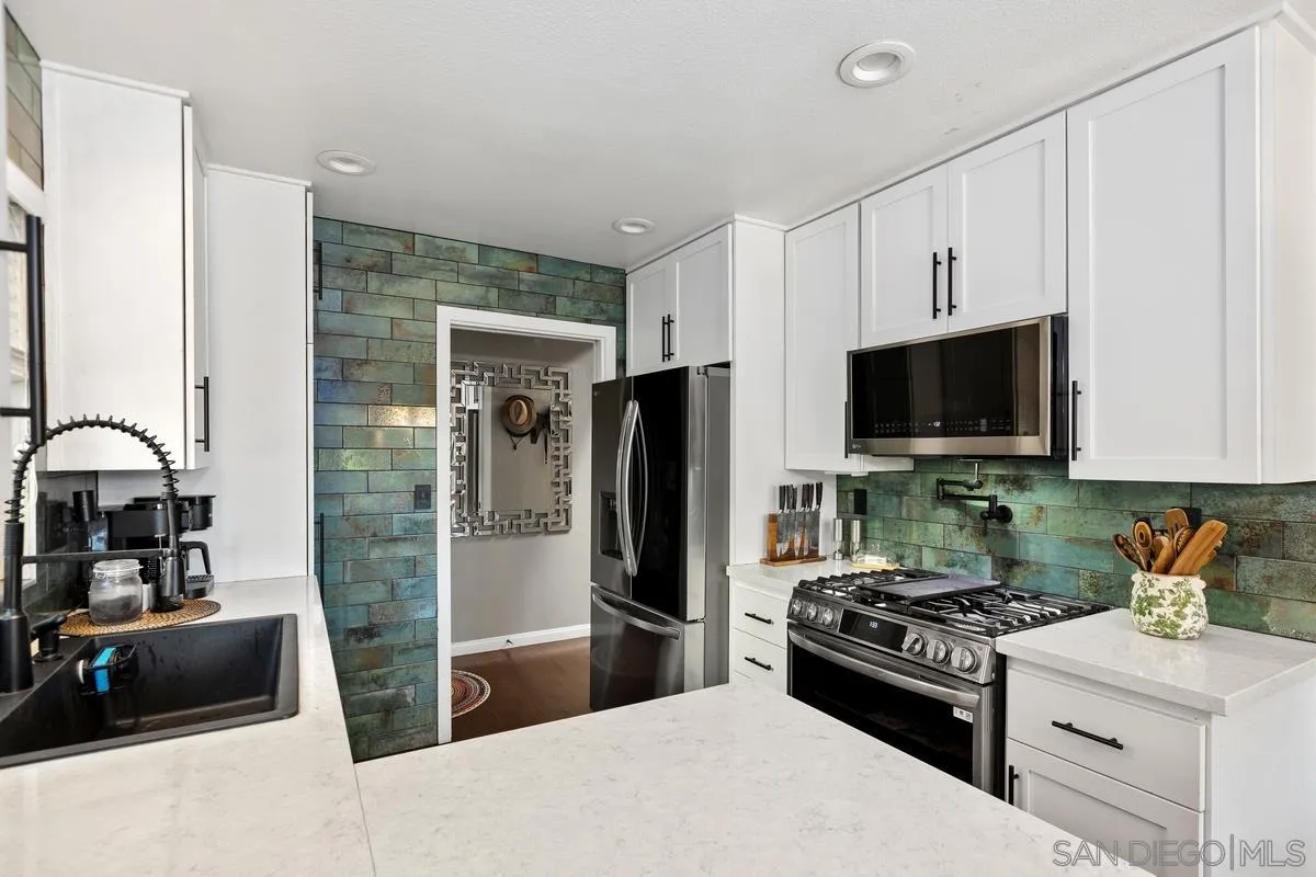 Photo #1: 250045852 Listing: Photo #1