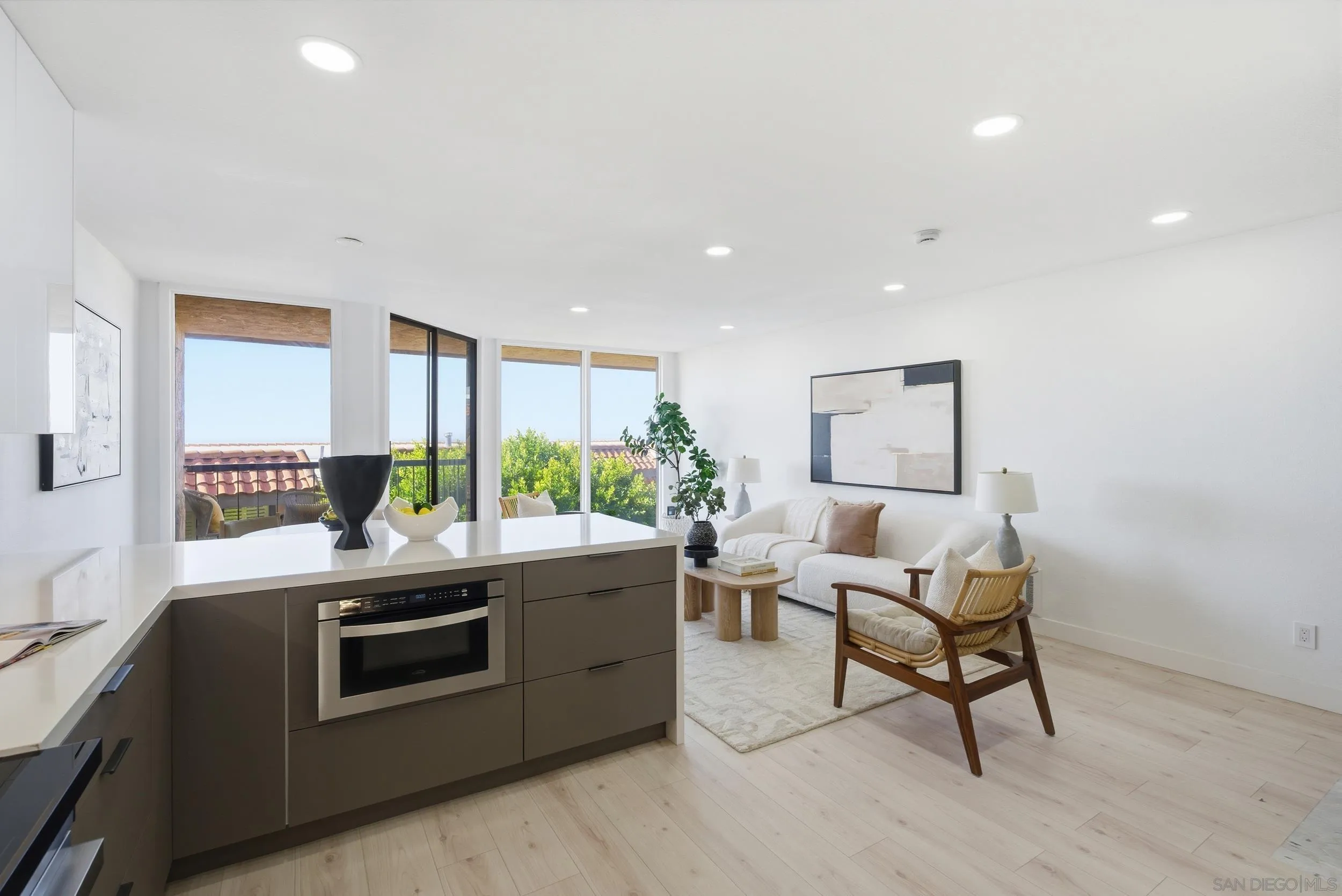 Photo #13: 250045859 Listing: Photo #13