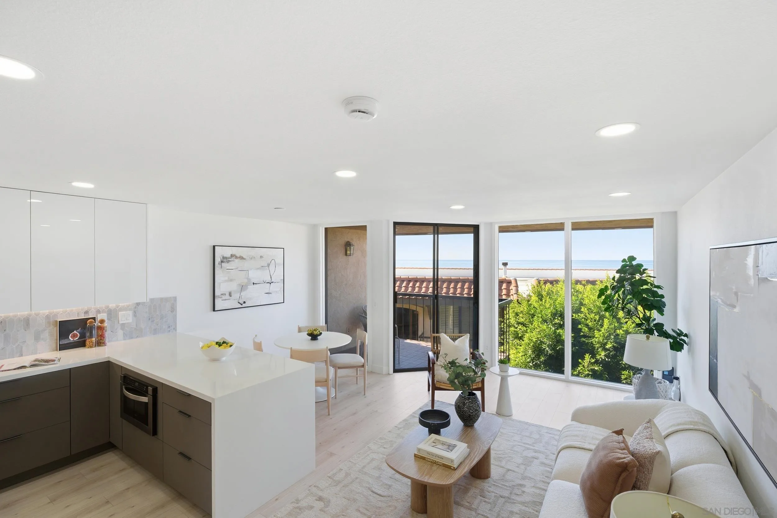 Photo #8: 250045859 Listing: Photo #8