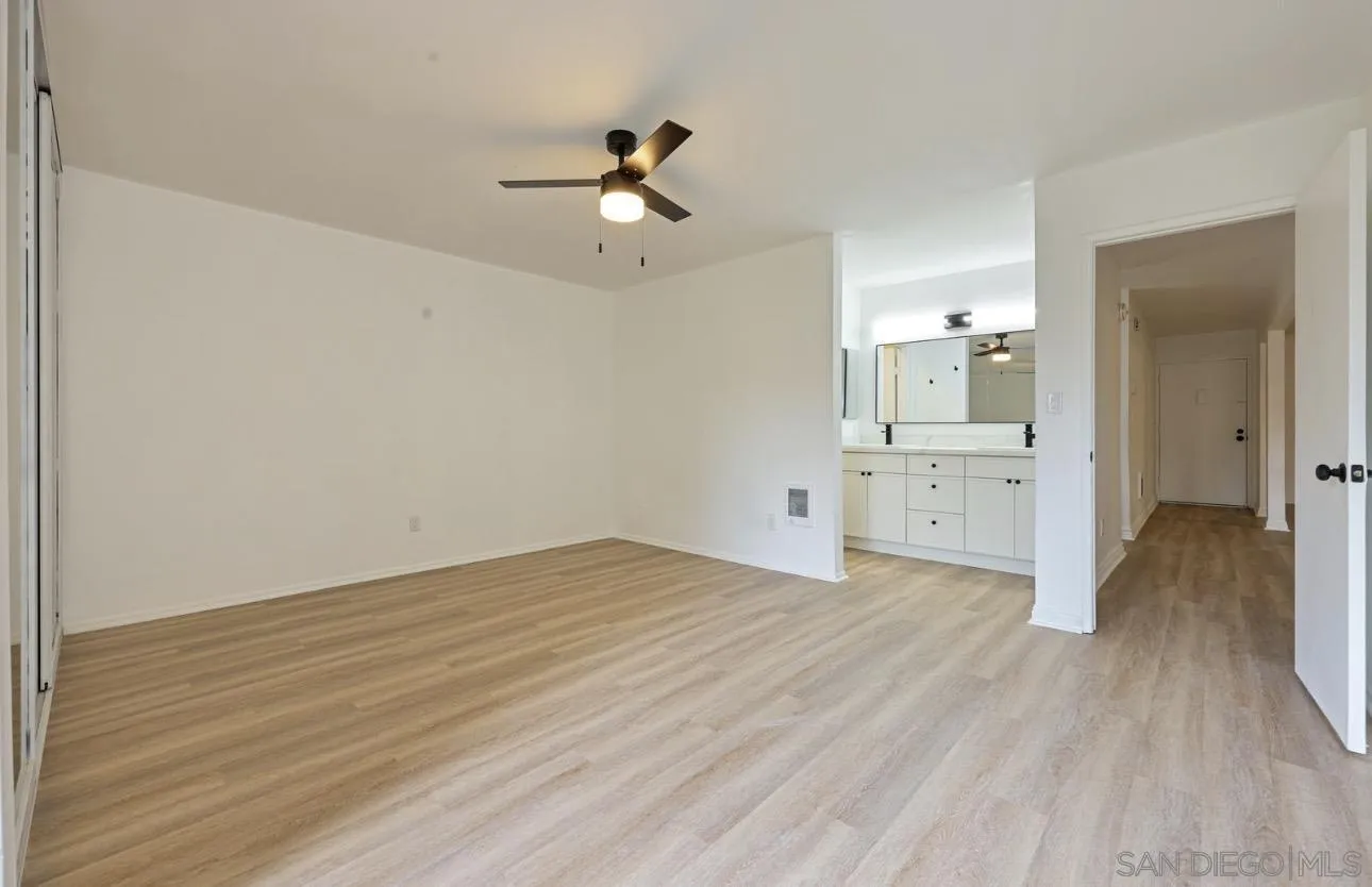 Photo #4: 250045861 Listing: Photo #4