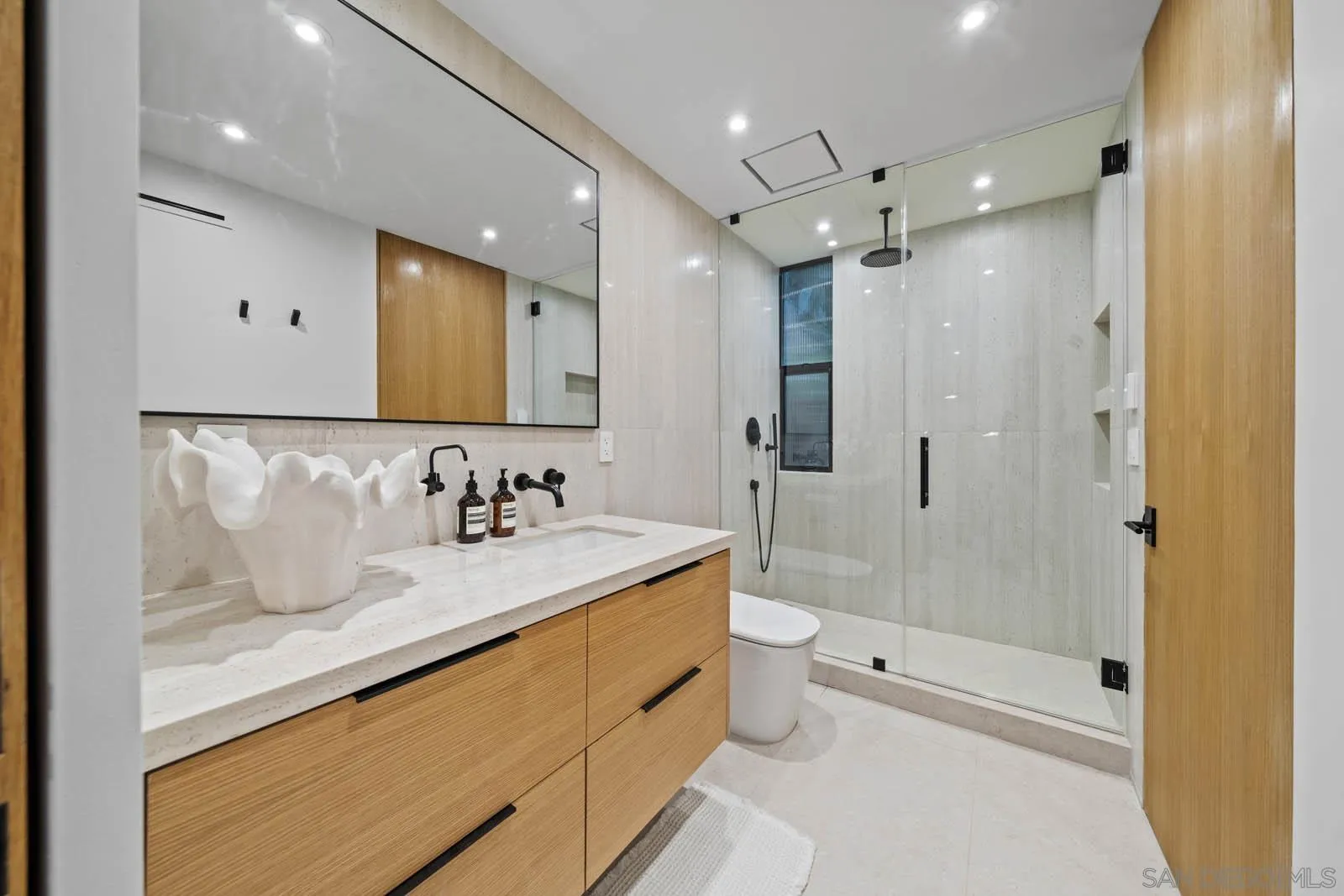 https://cdn.realtyfeed.com/cdn/127/250045886/34af25389c88f16a71be94d4bc197261.webp