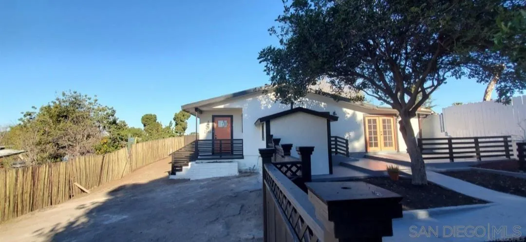 2743-2745 Ridgeway Dr.