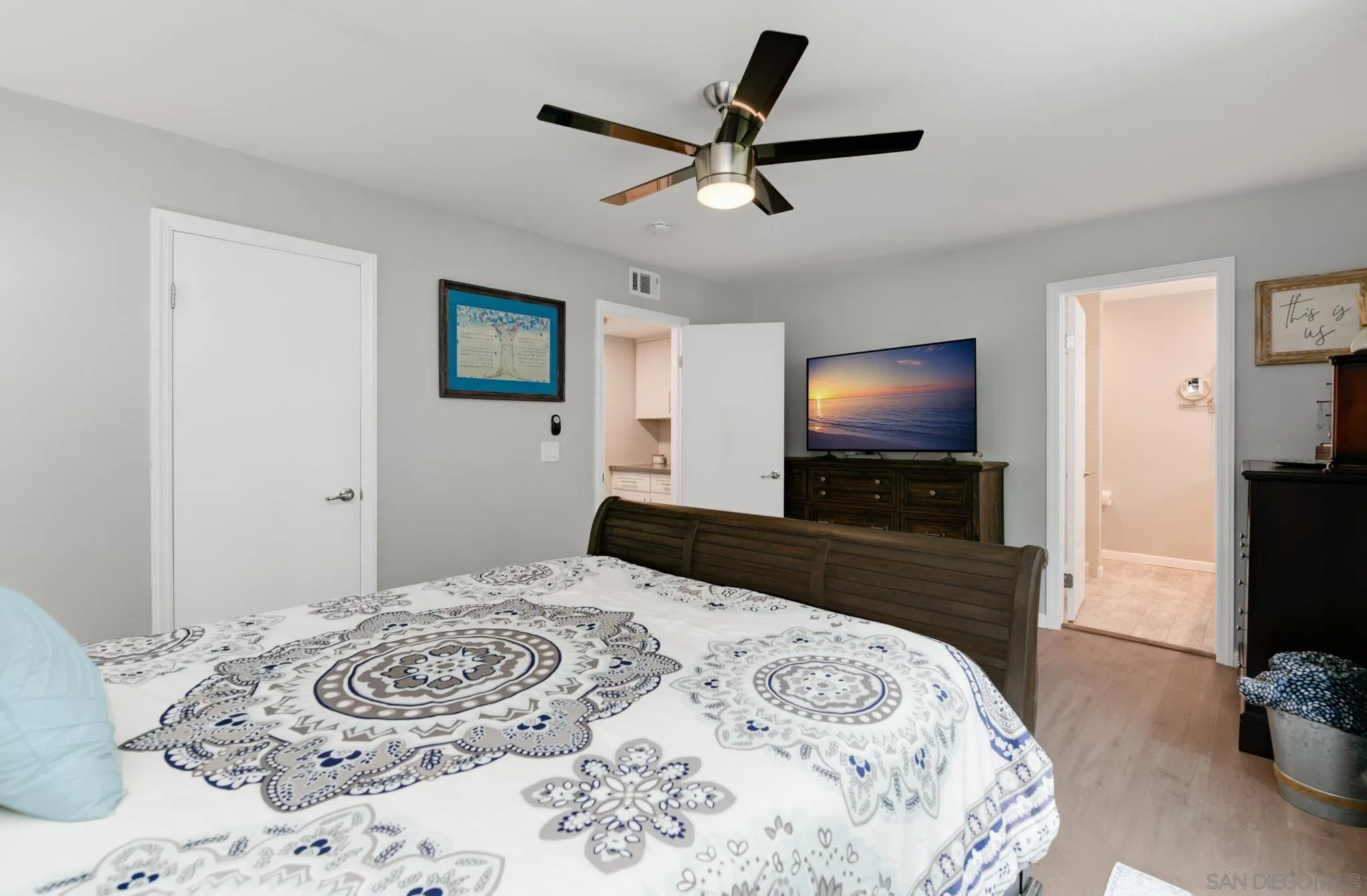 https://cdn.realtyfeed.com/cdn/127/250045904/3463df21765ad984c78d1787fe049ada.webp