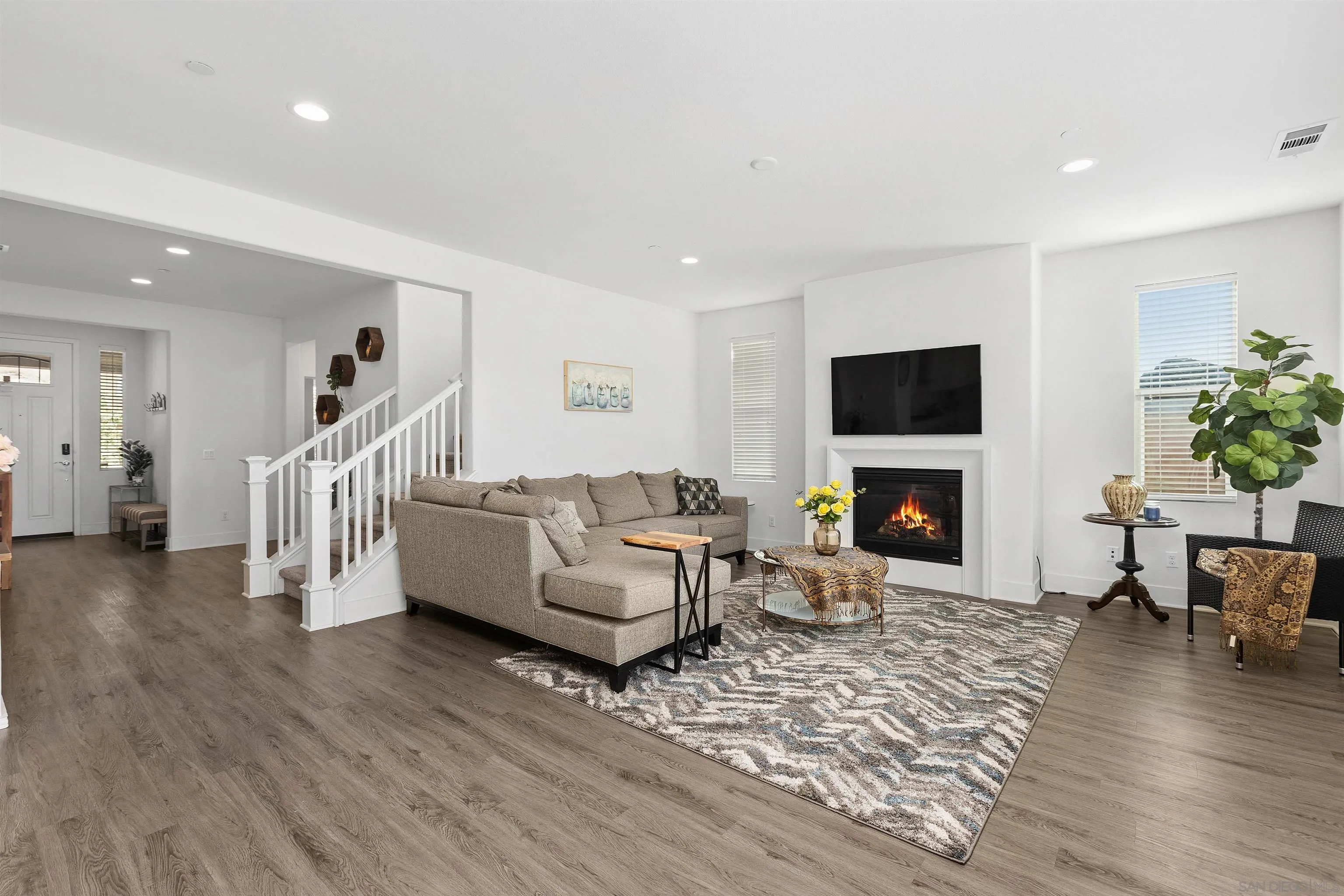 https://cdn.realtyfeed.com/cdn/127/250045910/77fbe1e903a4bff6949fe79ac3005348.webp