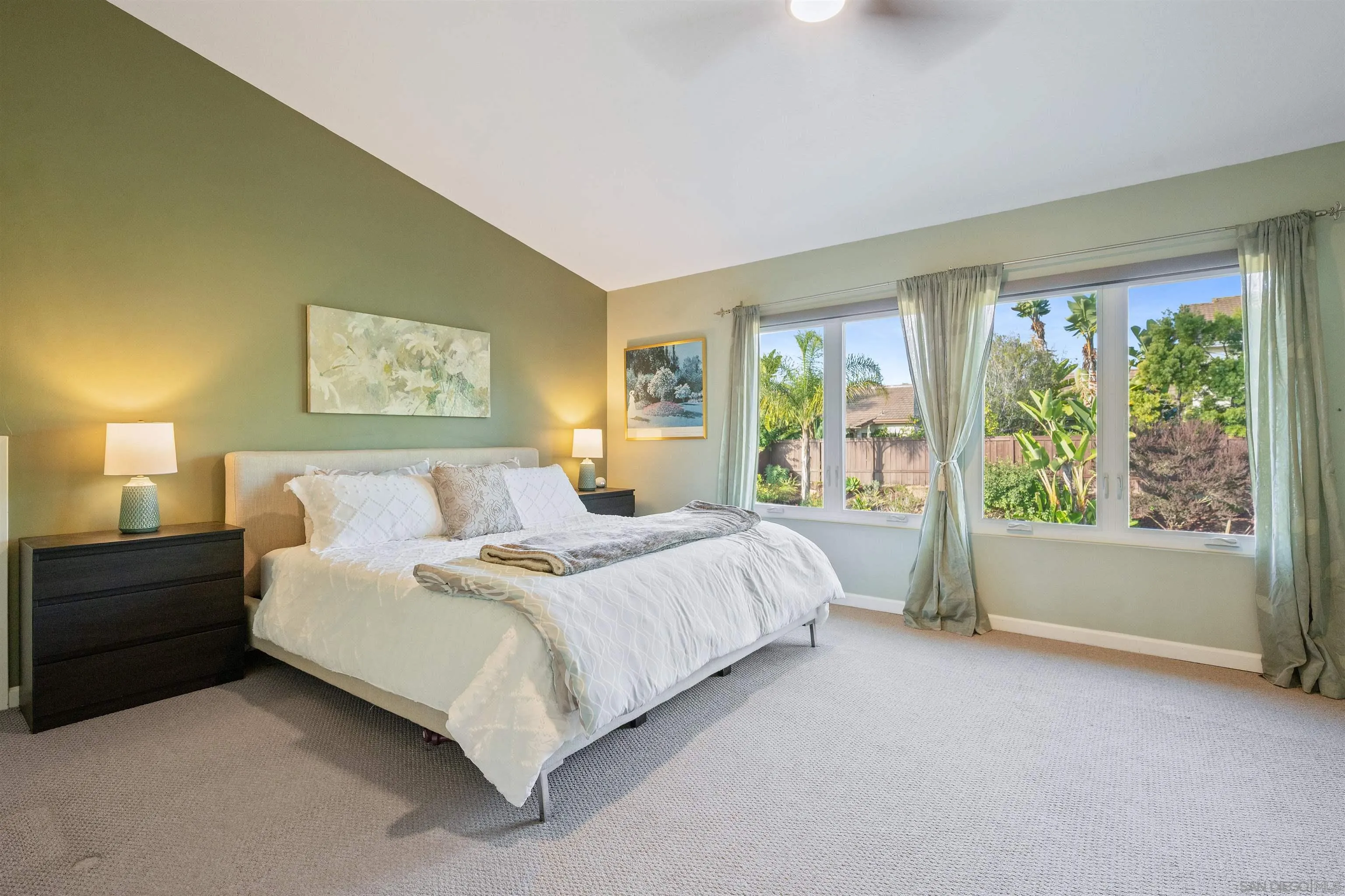 https://cdn.realtyfeed.com/cdn/127/250045920/0ed504b5ef184b3a458988070a189903.webp