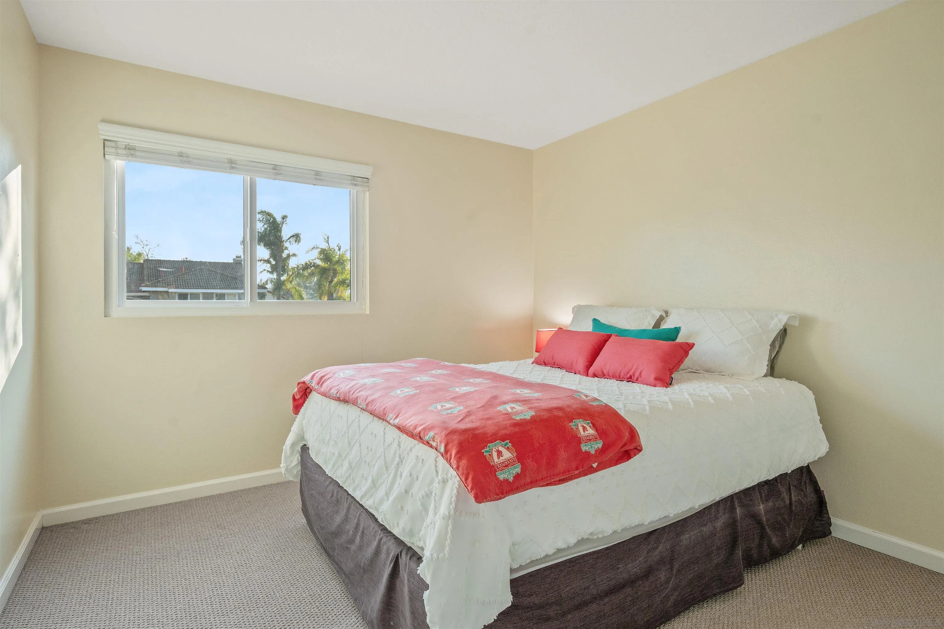 https://cdn.realtyfeed.com/cdn/127/250045920/1748c692572a3843a47e386b43e3ee20.webp