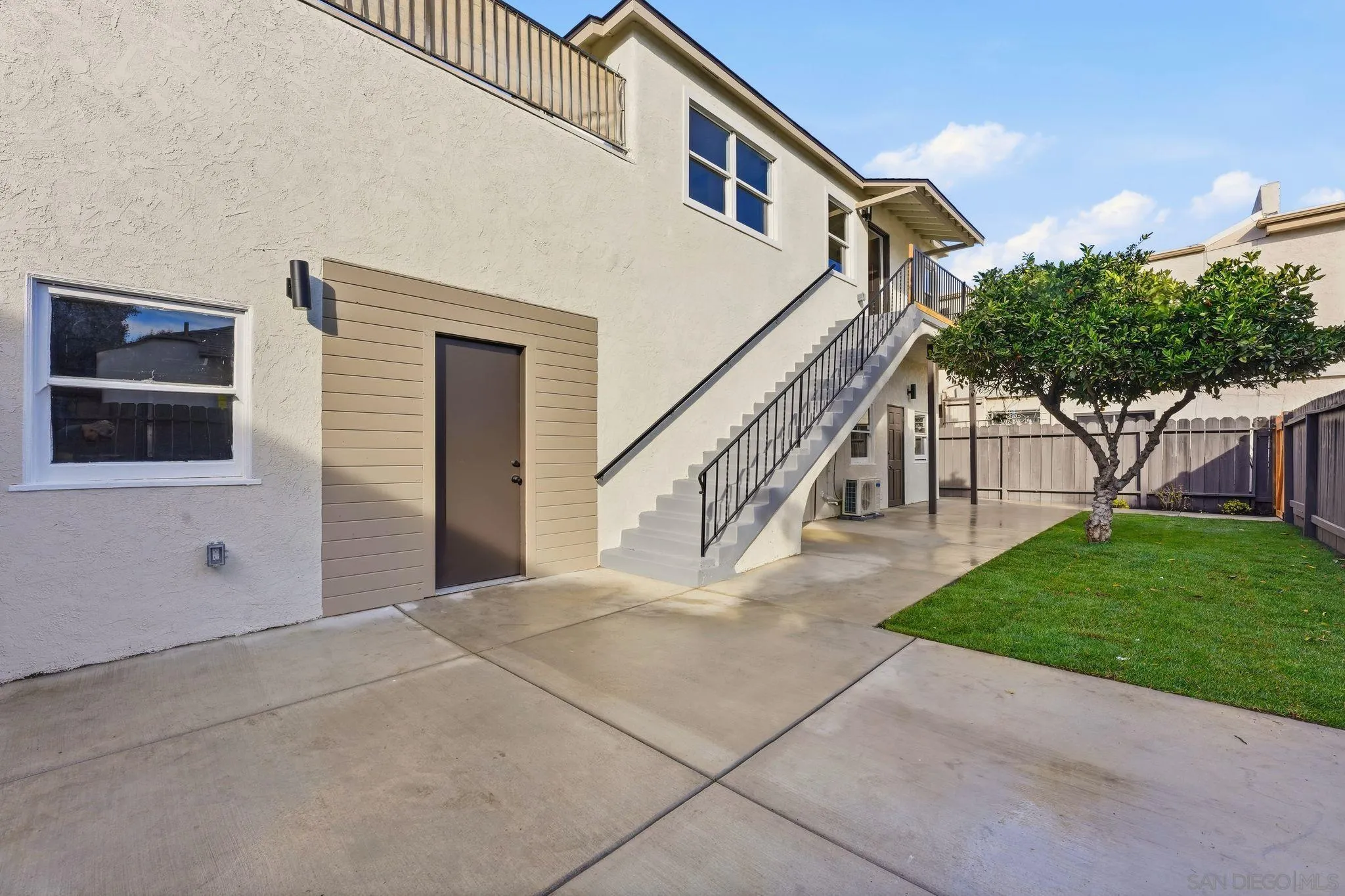 https://cdn.realtyfeed.com/cdn/127/250045950/23270fb590dea4f257f87a74b750b464.webp