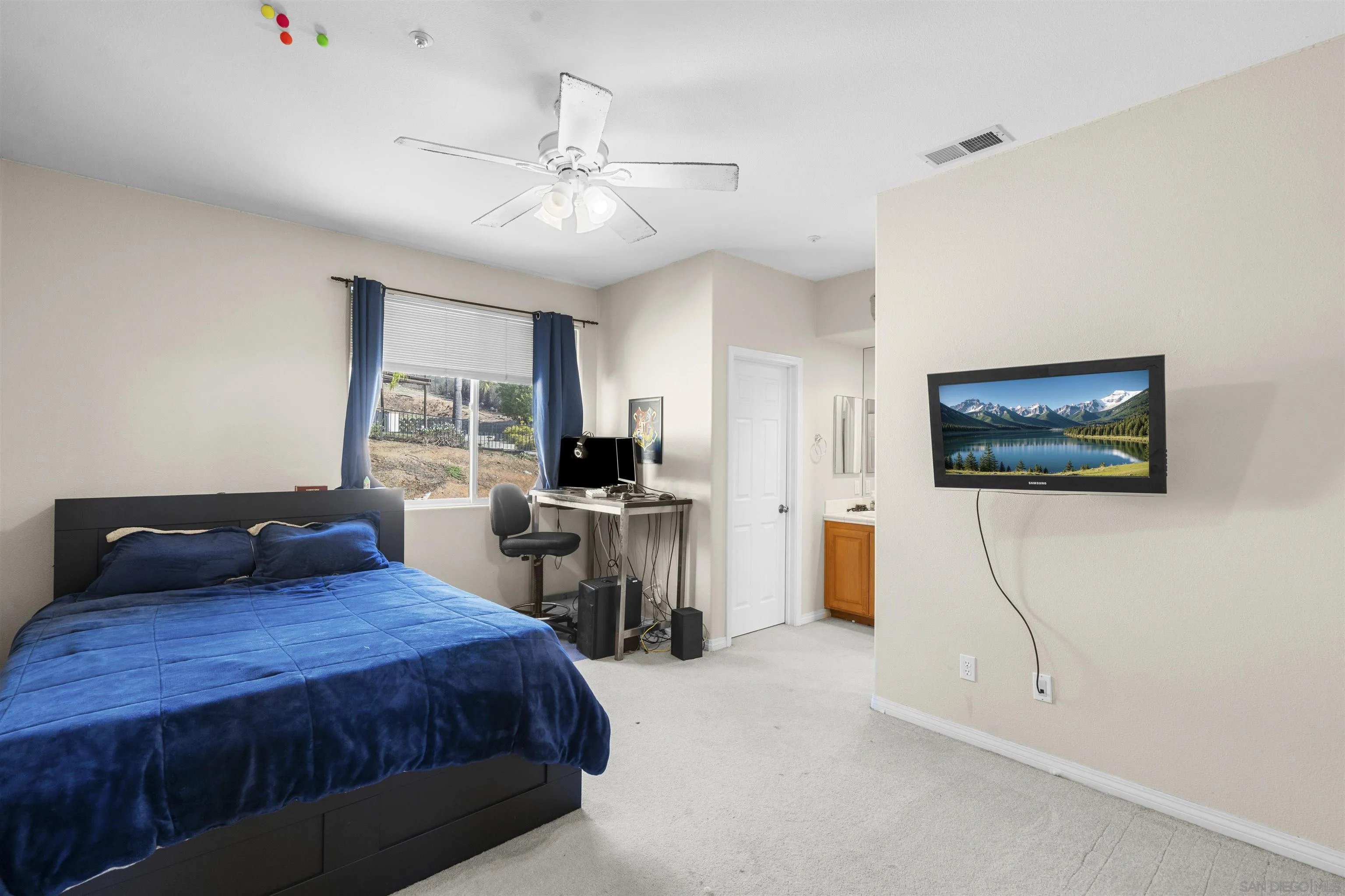 https://cdn.realtyfeed.com/cdn/127/250045953/1b2c939f42b6115603d31c0f432701e4.webp