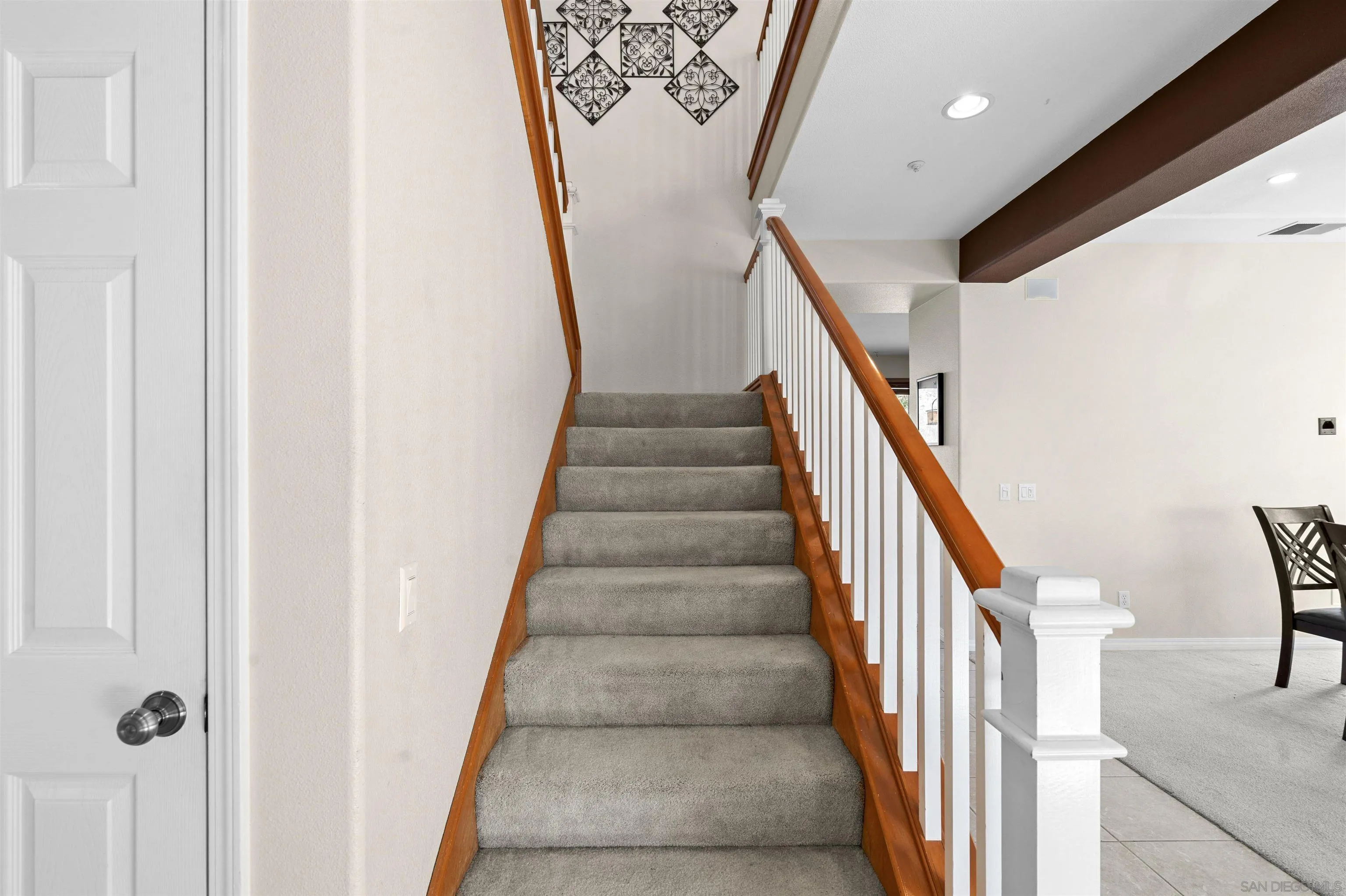 https://cdn.realtyfeed.com/cdn/127/250045953/edb13204153083b497d0161681503c98.webp