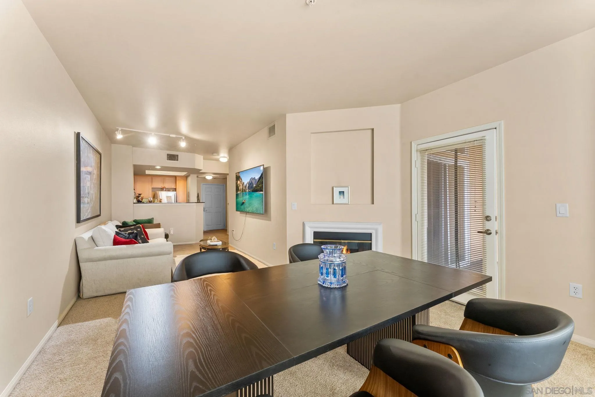 https://cdn.realtyfeed.com/cdn/127/250045958/9356691f7184523db7b1e2690d572c38.webp