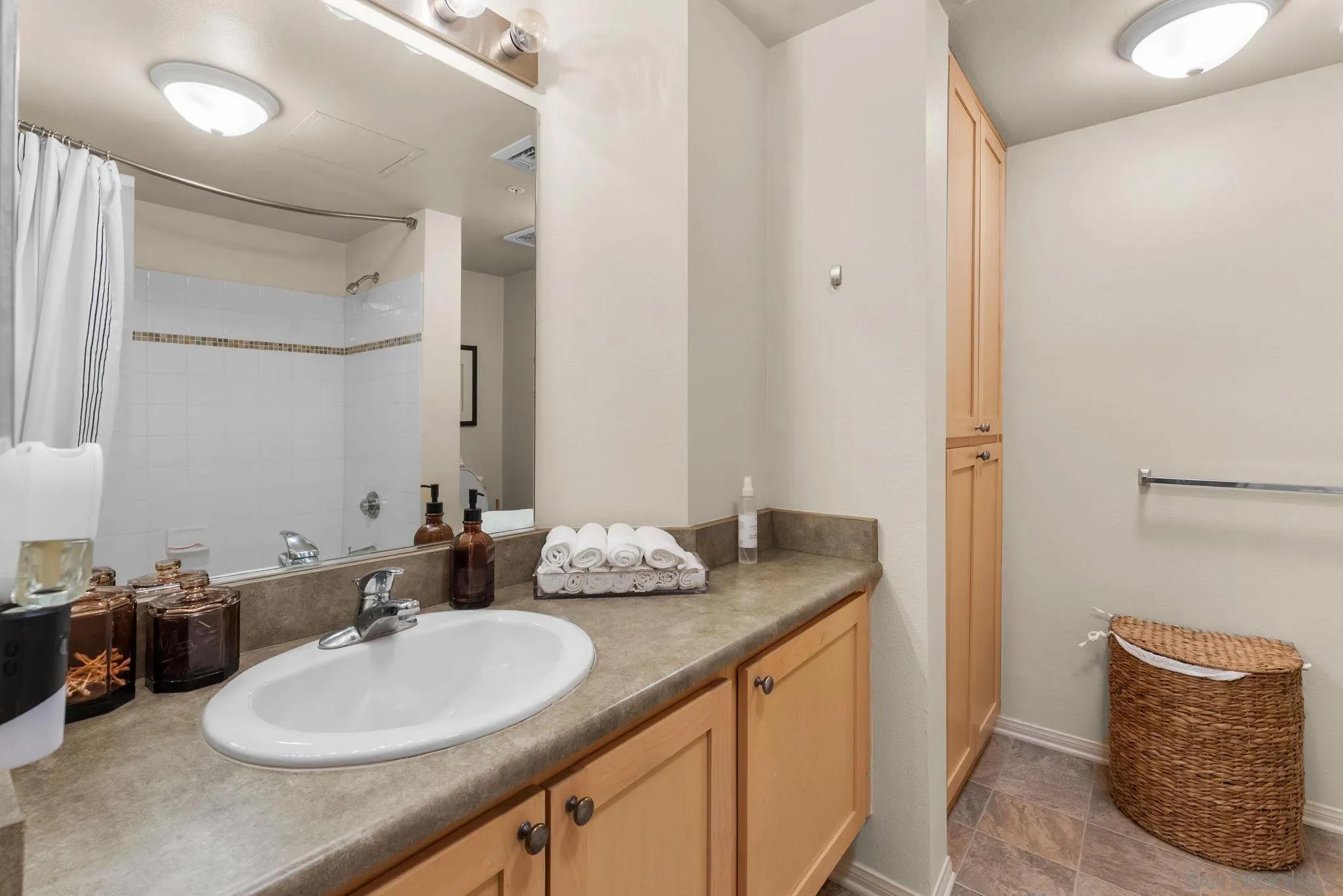 https://cdn.realtyfeed.com/cdn/127/250045958/a22555c5aeeade24d363ab9d95774a9c.webp