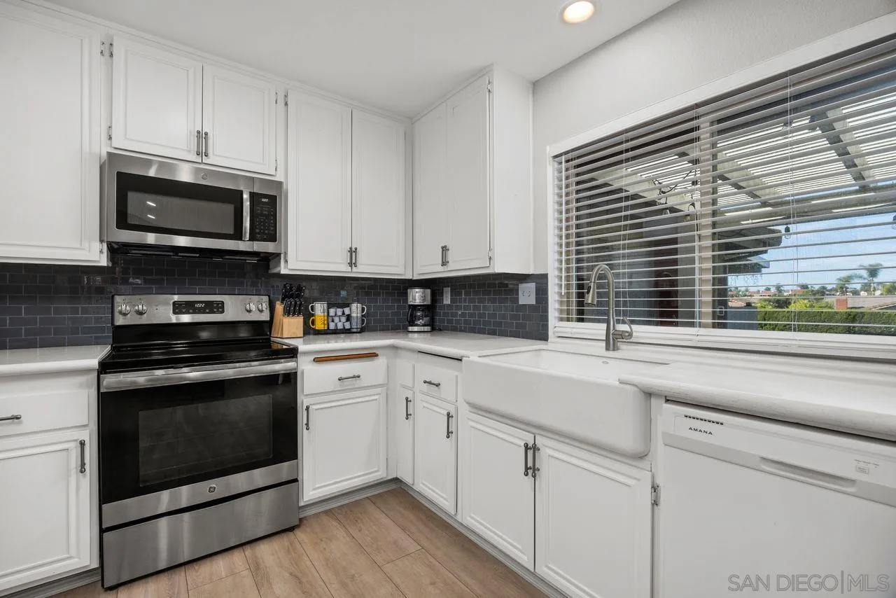 https://cdn.realtyfeed.com/cdn/127/250045965/c89212e855aba8f110354d770a99488f.webp