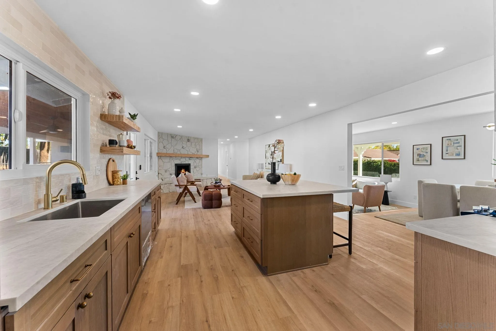 https://cdn.realtyfeed.com/cdn/127/250045975/42236a802dd7907b1944ad97340d3493.webp