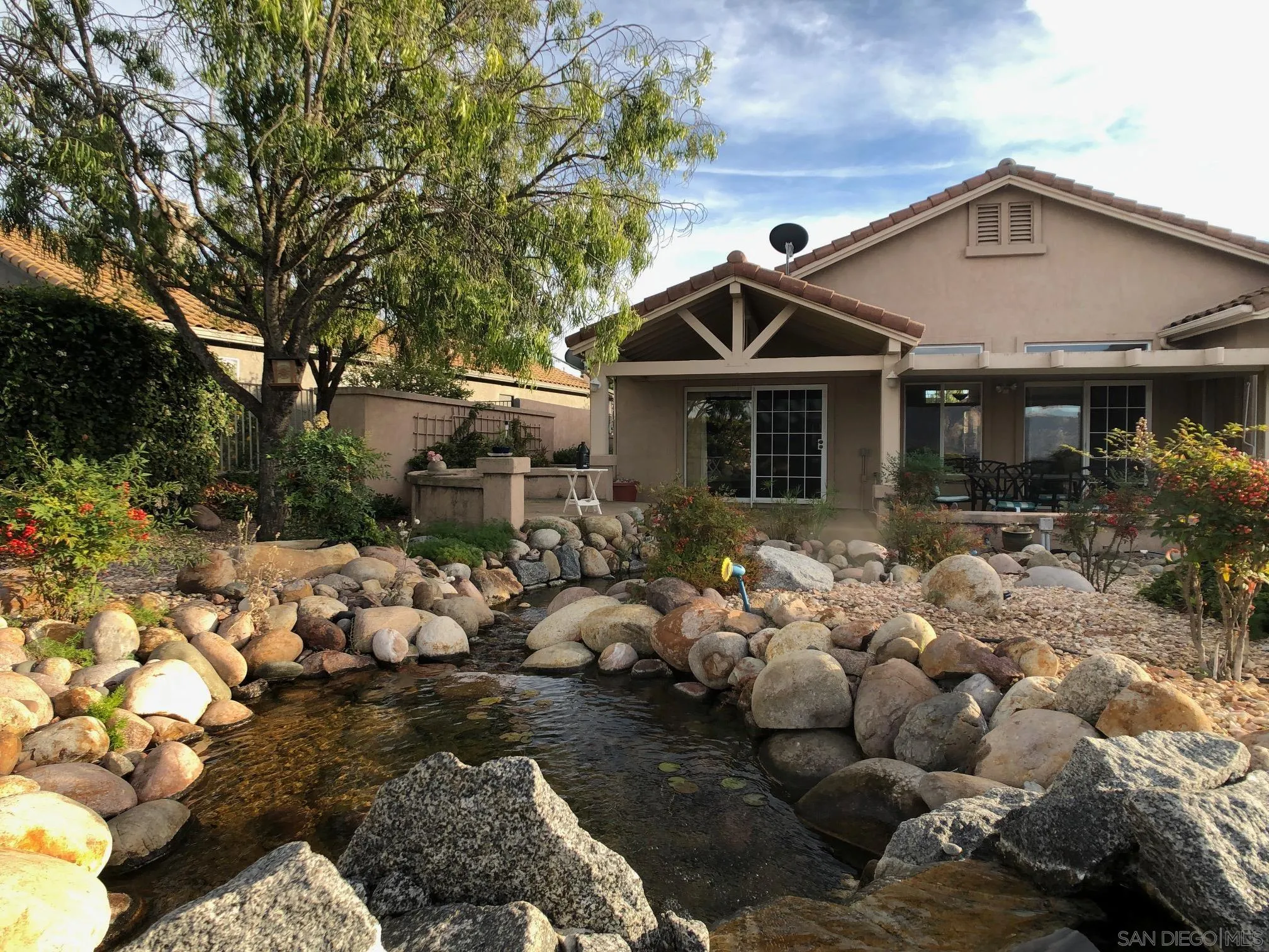 https://cdn.realtyfeed.com/cdn/127/250045982/303242265f8a4529d5e9e9e0a317226f.webp