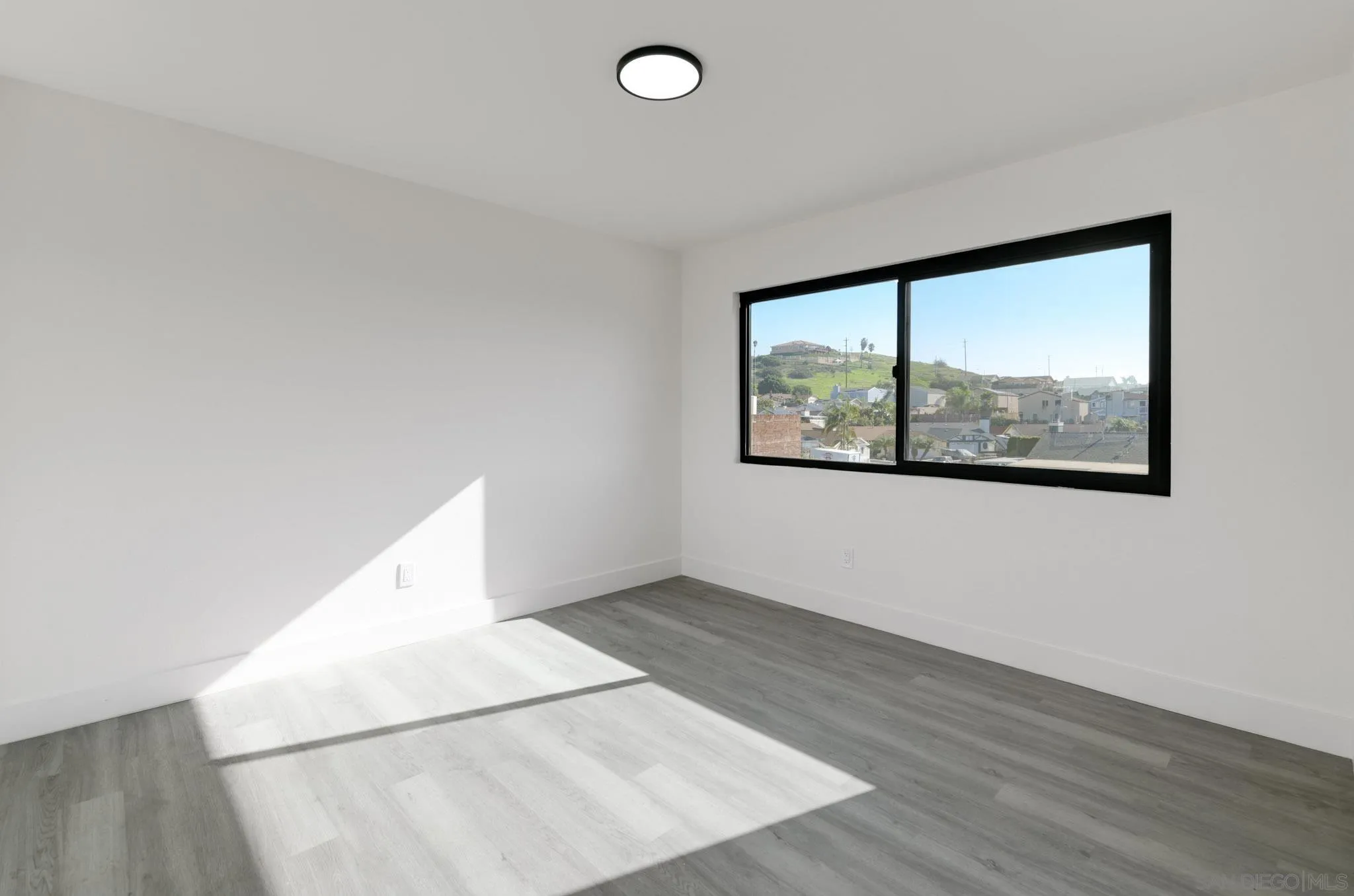 https://cdn.realtyfeed.com/cdn/127/250045983/10388022857a0c013f3b925ef21f9a97.webp