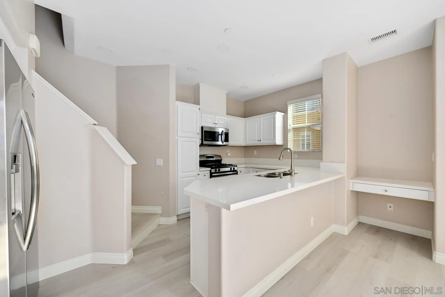 Photo #5: 250045986 Listing: Photo #5