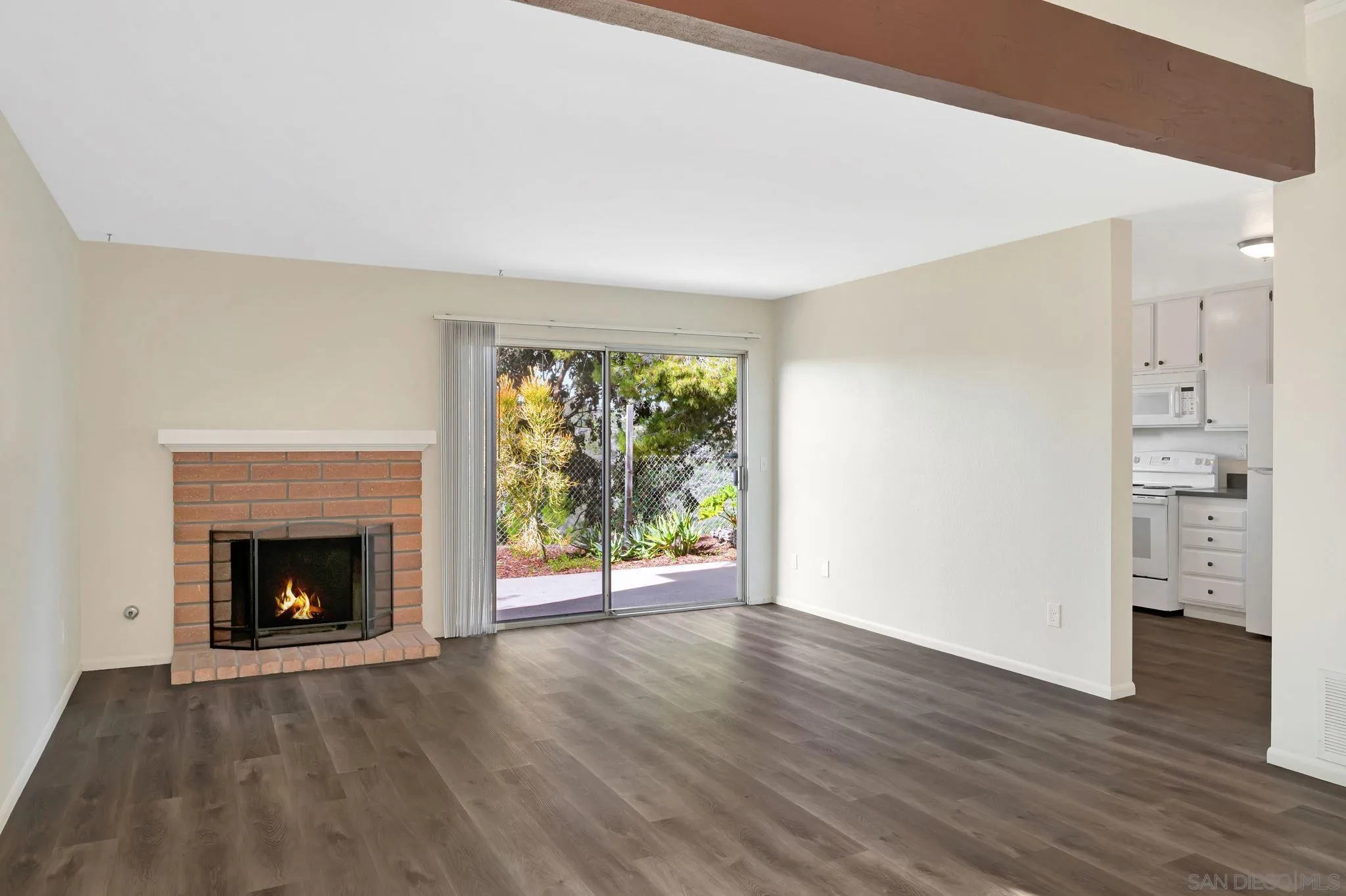 https://cdn.realtyfeed.com/cdn/127/250045992/63aceb88a12789b1c04d347884545686.webp
