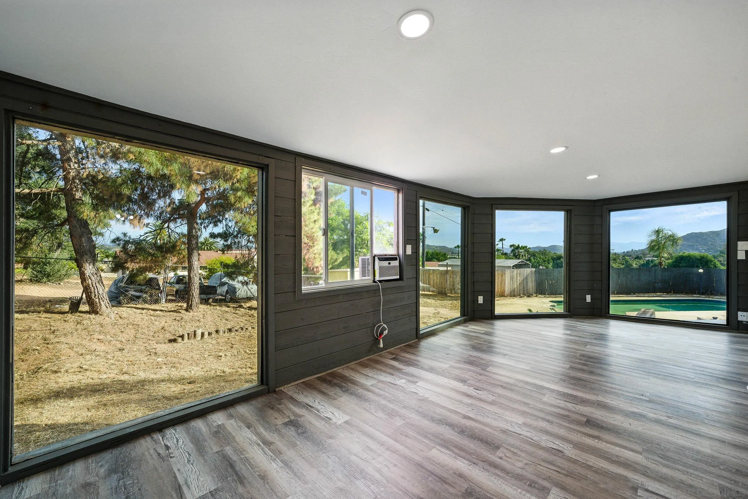 https://cdn.realtyfeed.com/cdn/127/250045993/023f197b26206c4a250022f597820602.webp