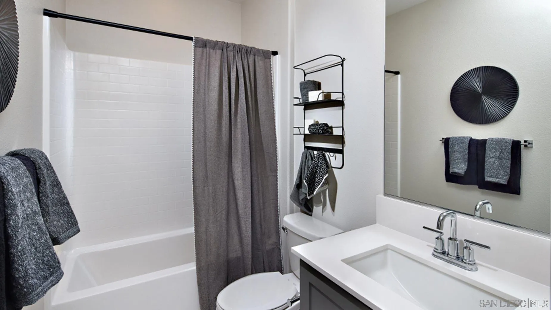 Photo #12: 250045995 Listing: Photo #12