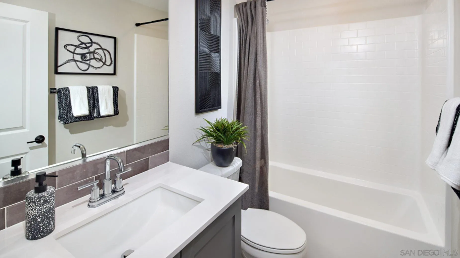 Photo #10: 250045995 Listing: Photo #10