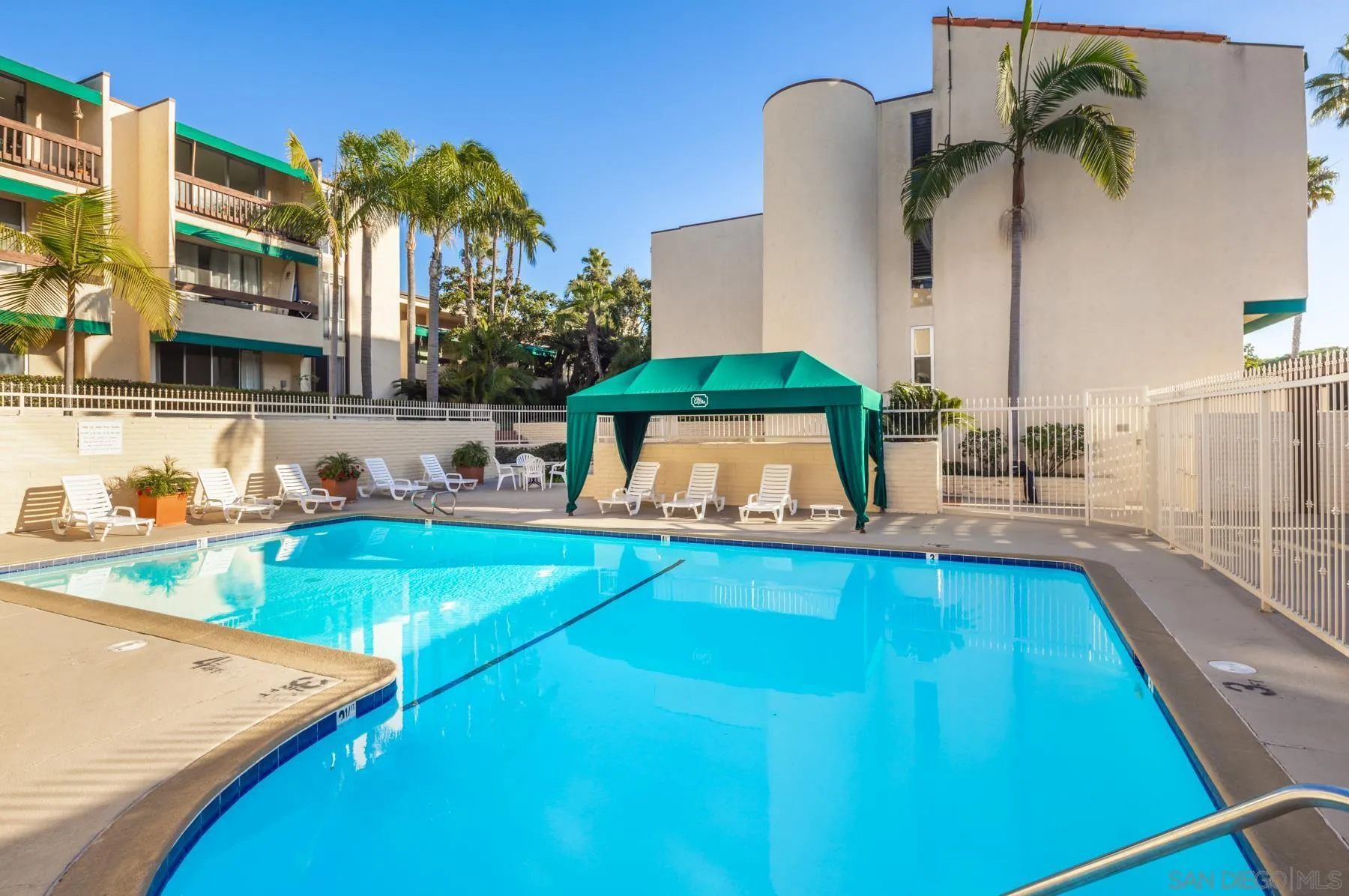 https://cdn.realtyfeed.com/cdn/127/250046001/0e12f131fb403915061e71a8cdd3a192.webp