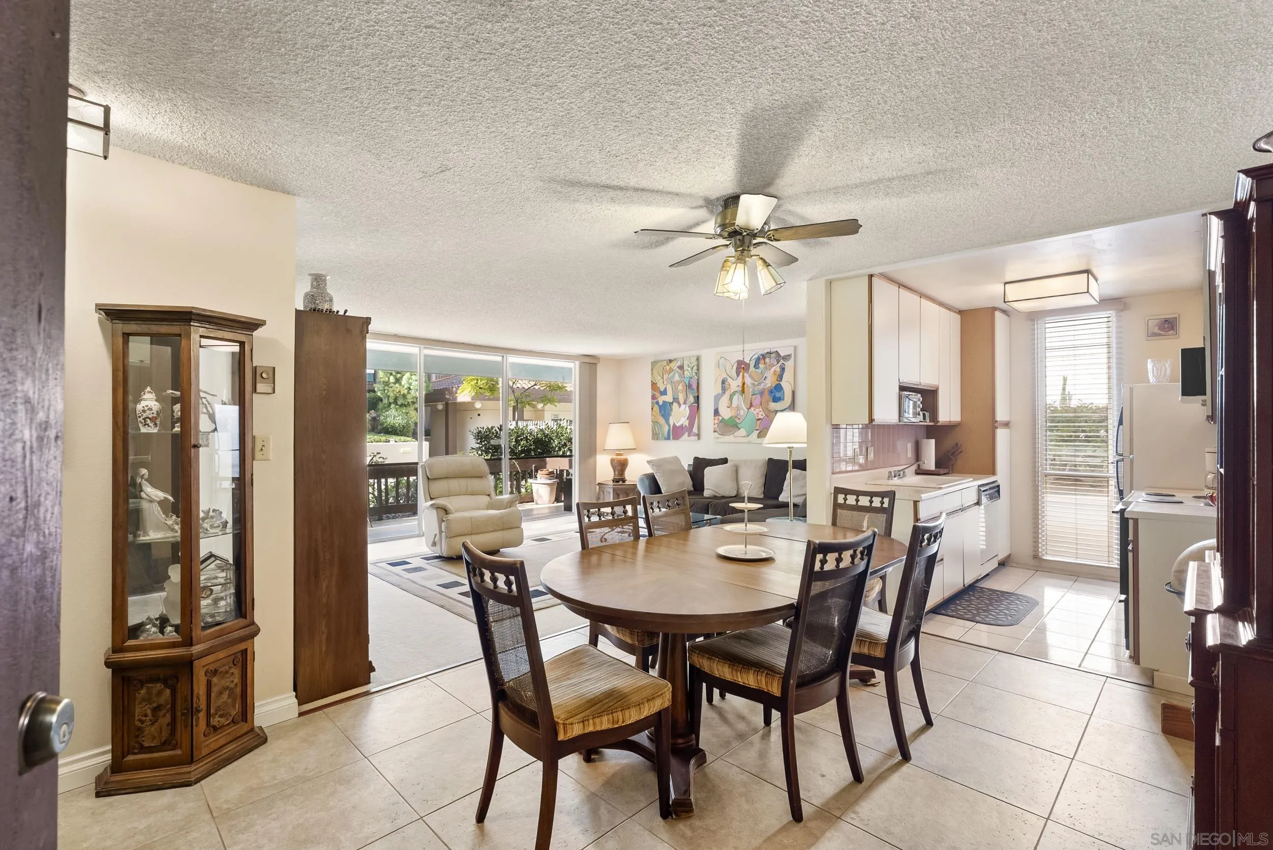 https://cdn.realtyfeed.com/cdn/127/250046001/a1c09ef15987f0471628262d57c18f9e.webp